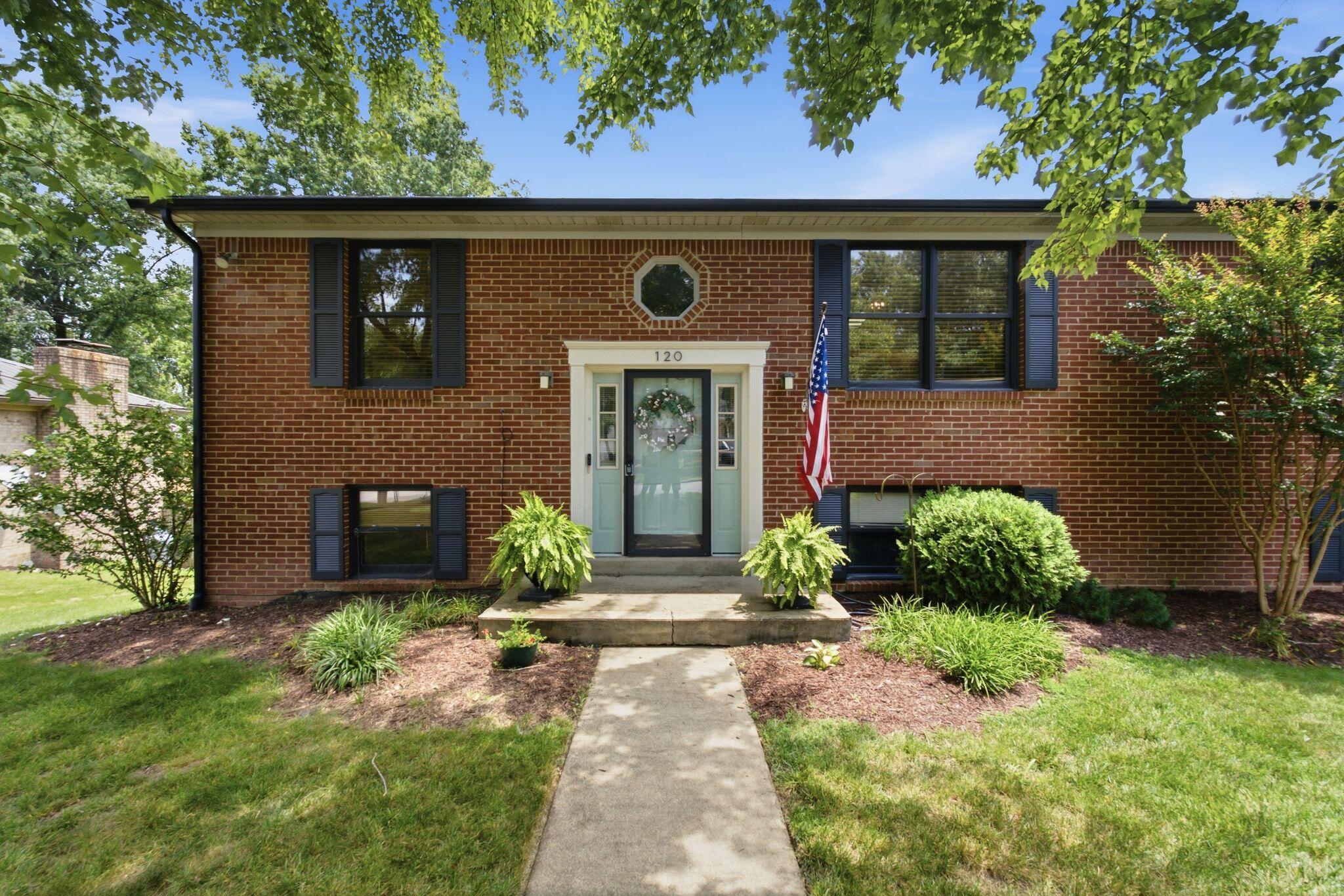 120 Saratoga Circle Property Photo 6