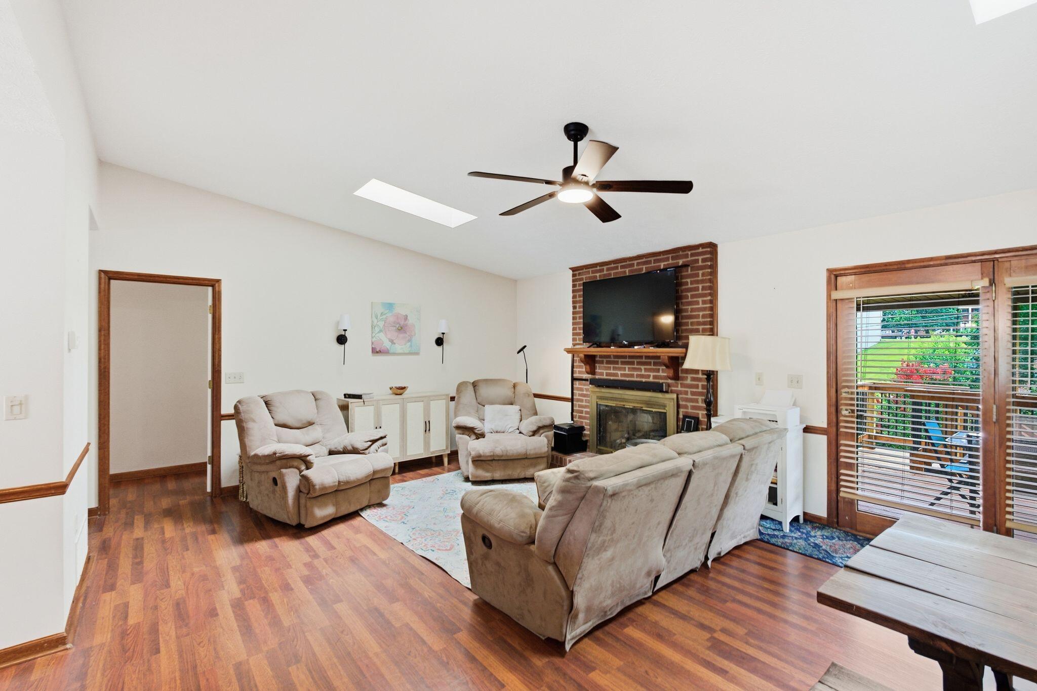 120 Saratoga Circle Property Photo 10