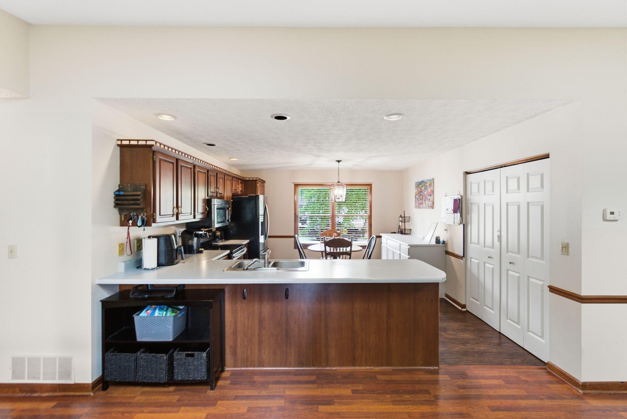 120 Saratoga Circle Property Photo 17