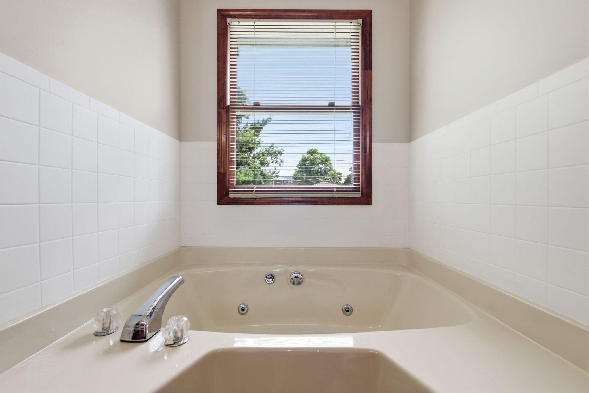 120 Saratoga Circle Property Photo 34