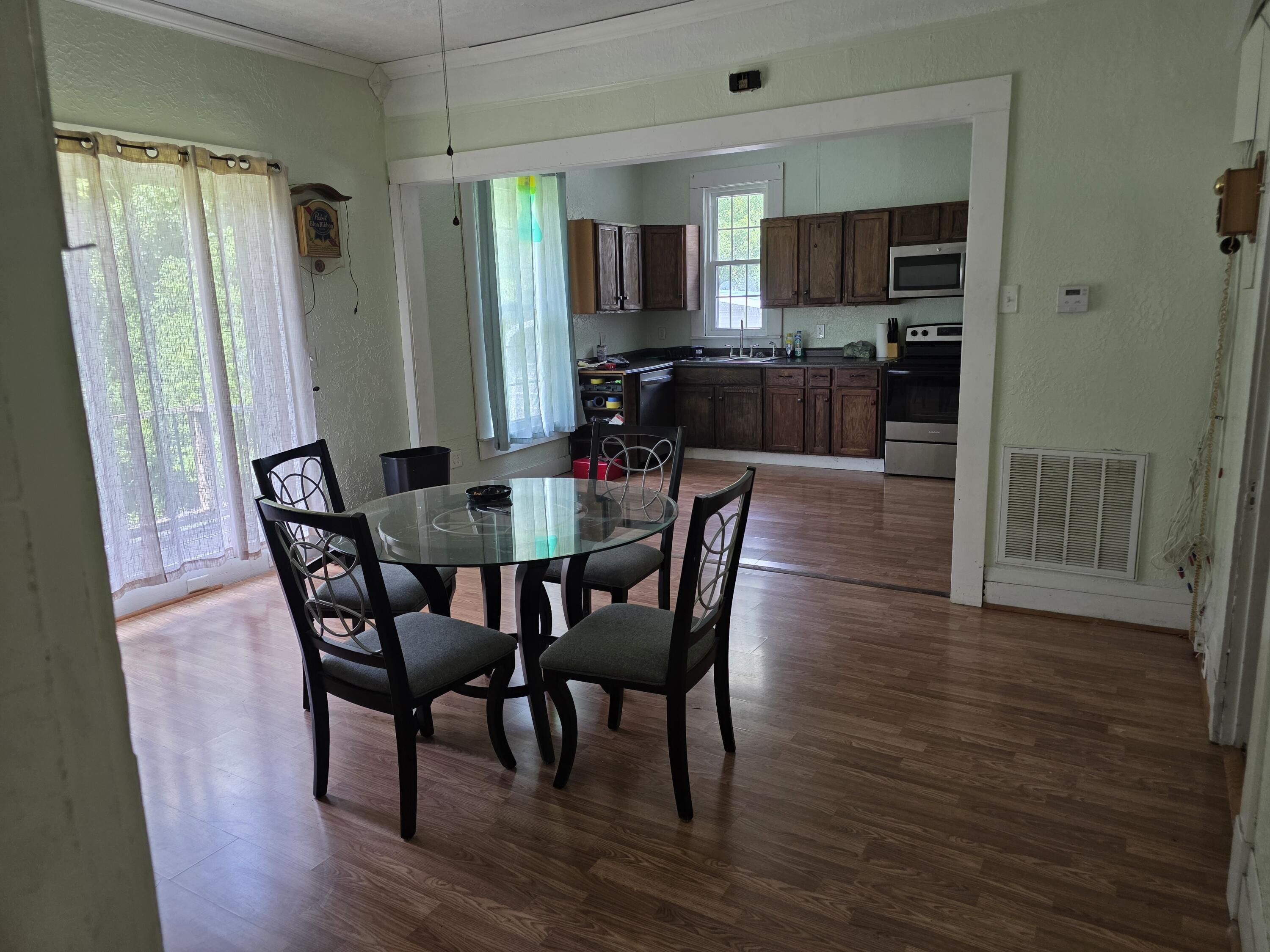 502 Fourth Street Property Photo 6
