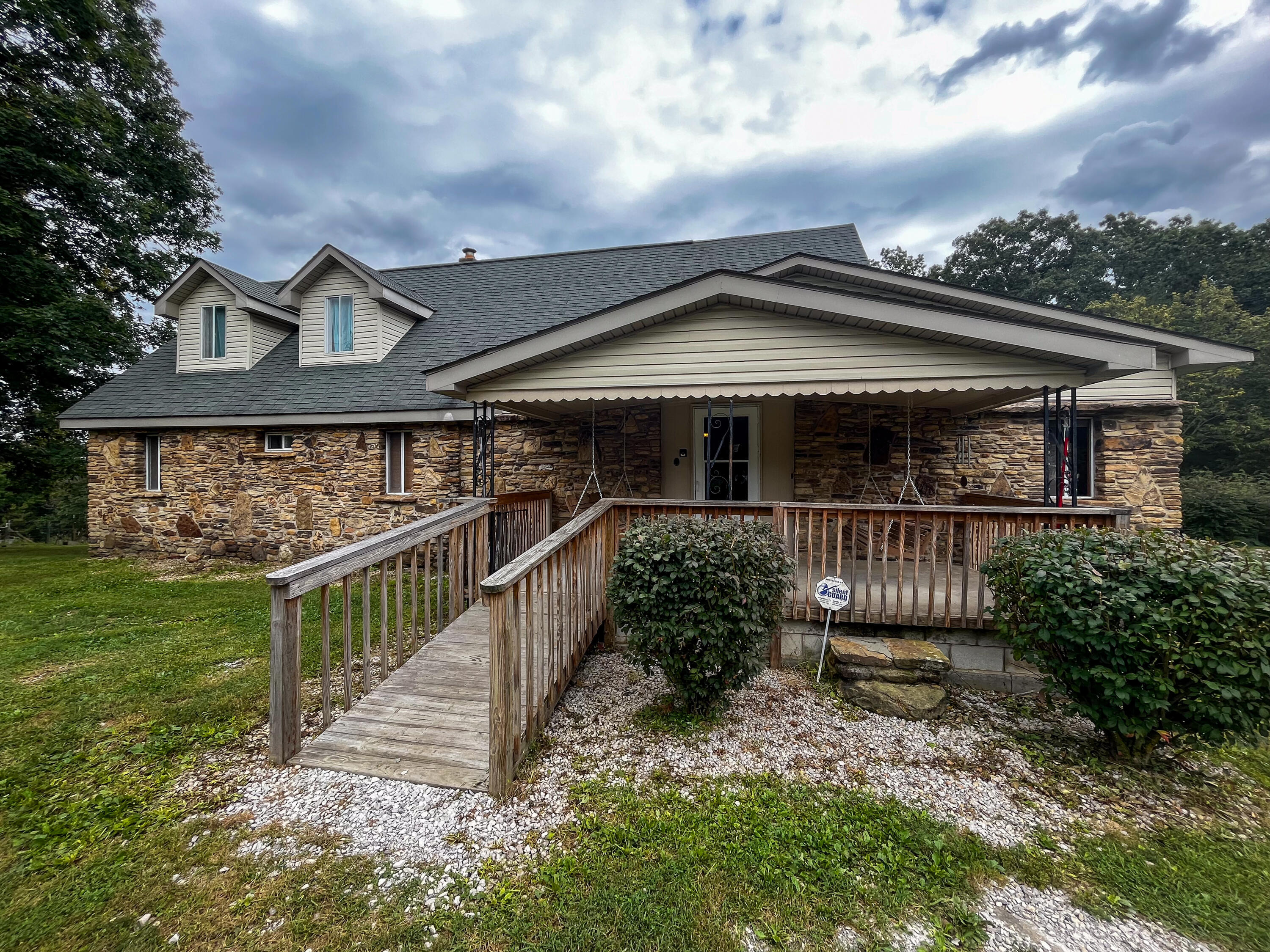 762 Jacks Ridge Road Property Photo 1