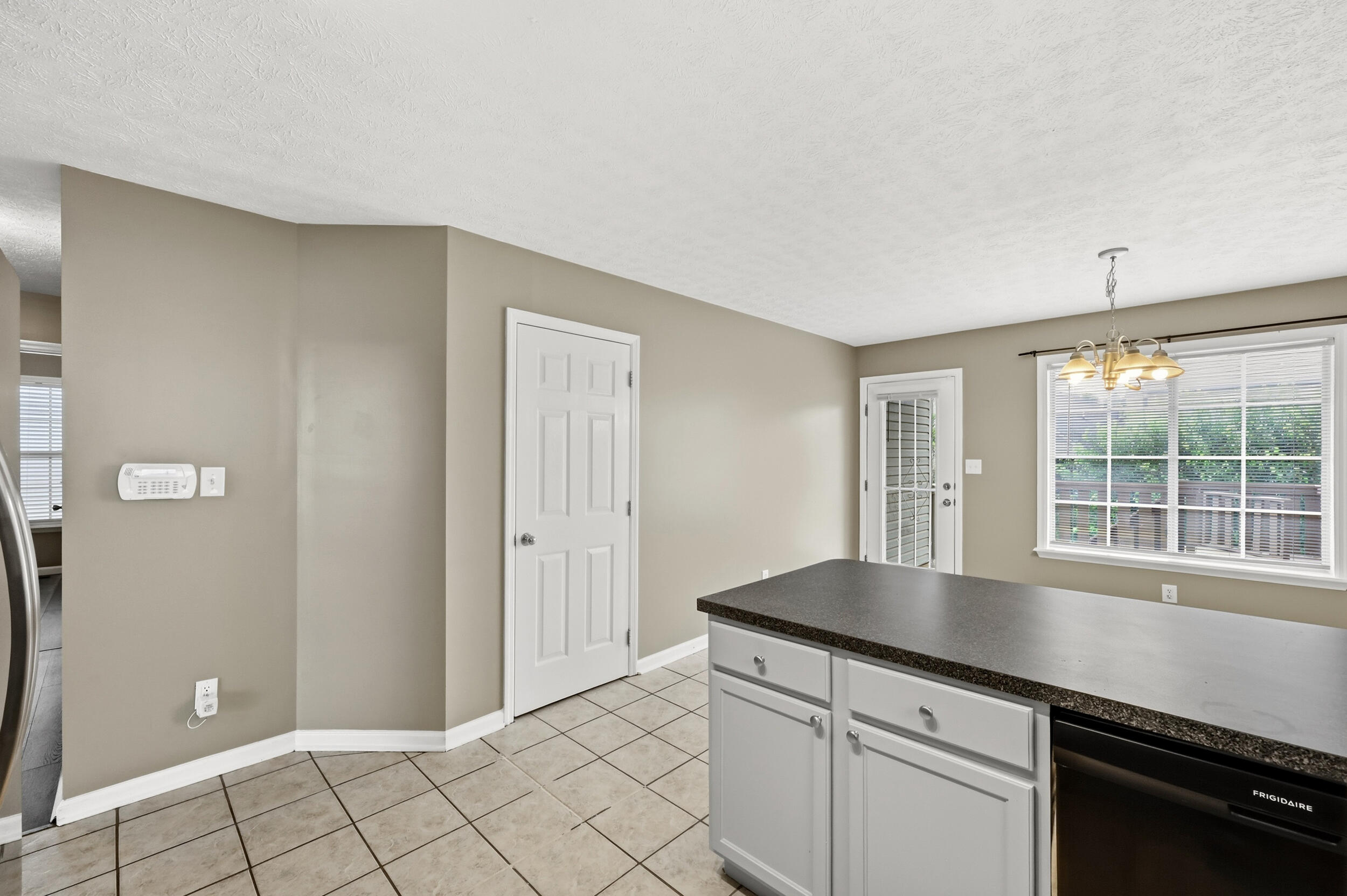 3744 Wargrave Walk Property Photo 9