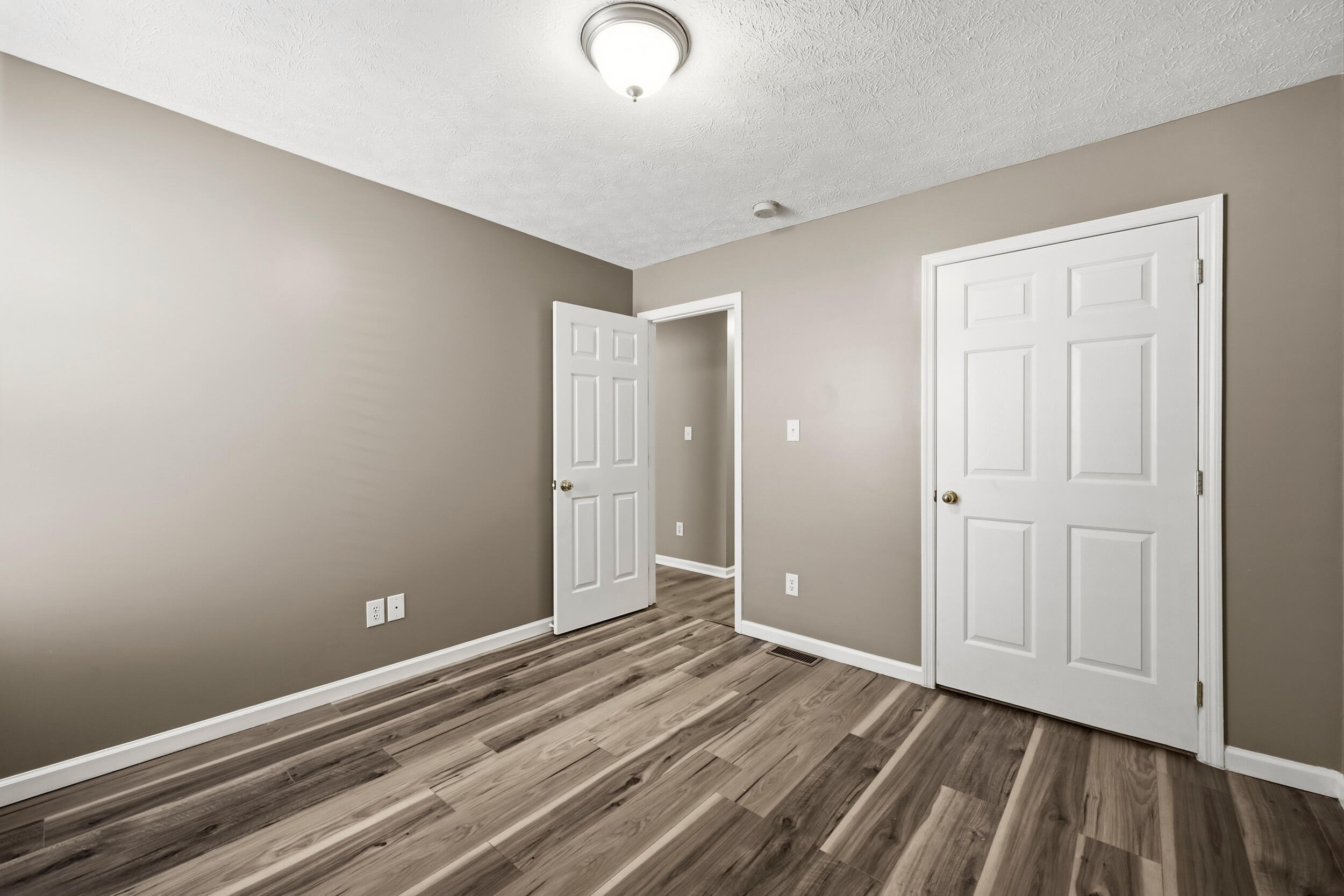 3744 Wargrave Walk Property Photo 16