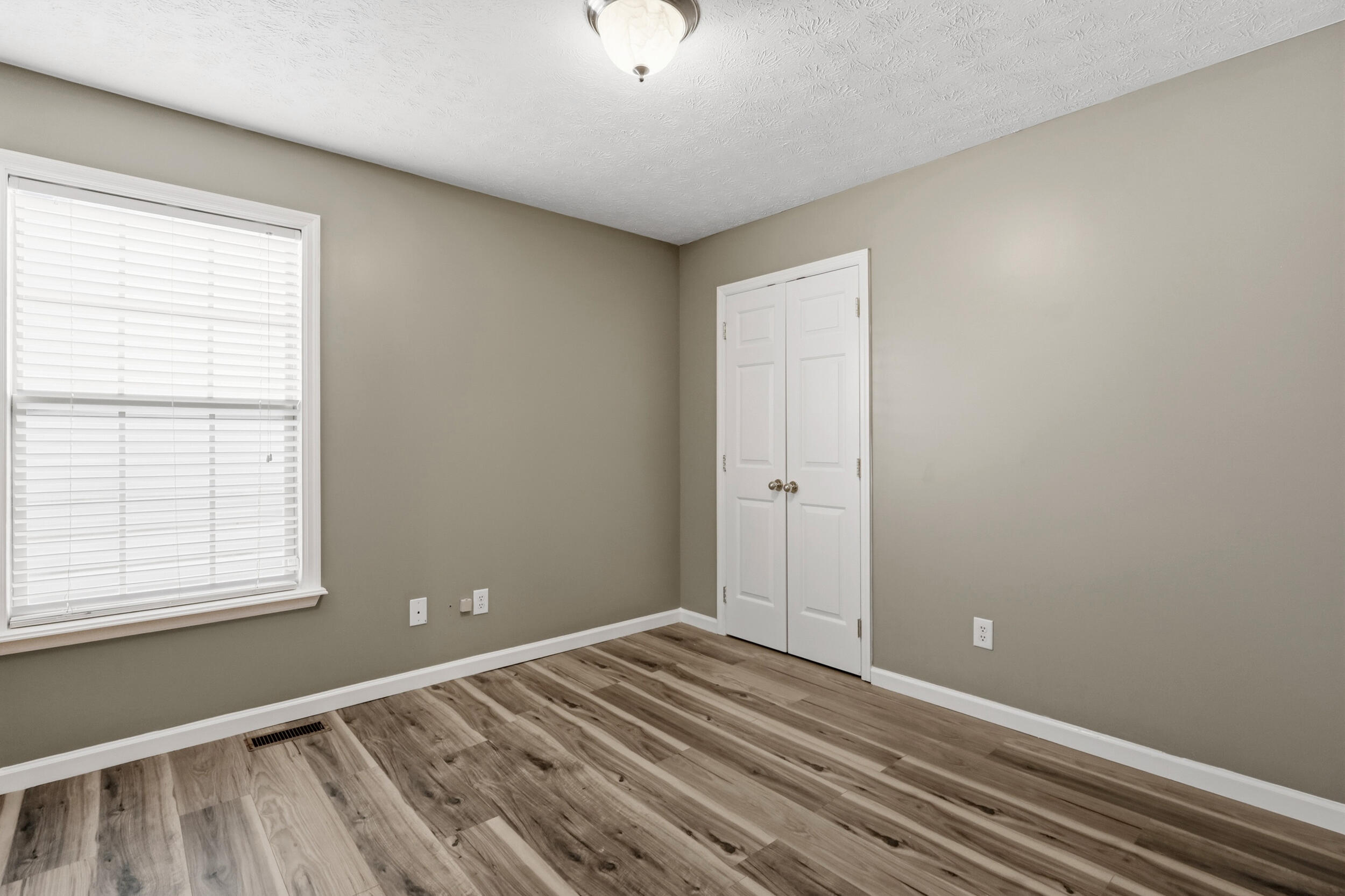 3744 Wargrave Walk Property Photo 18