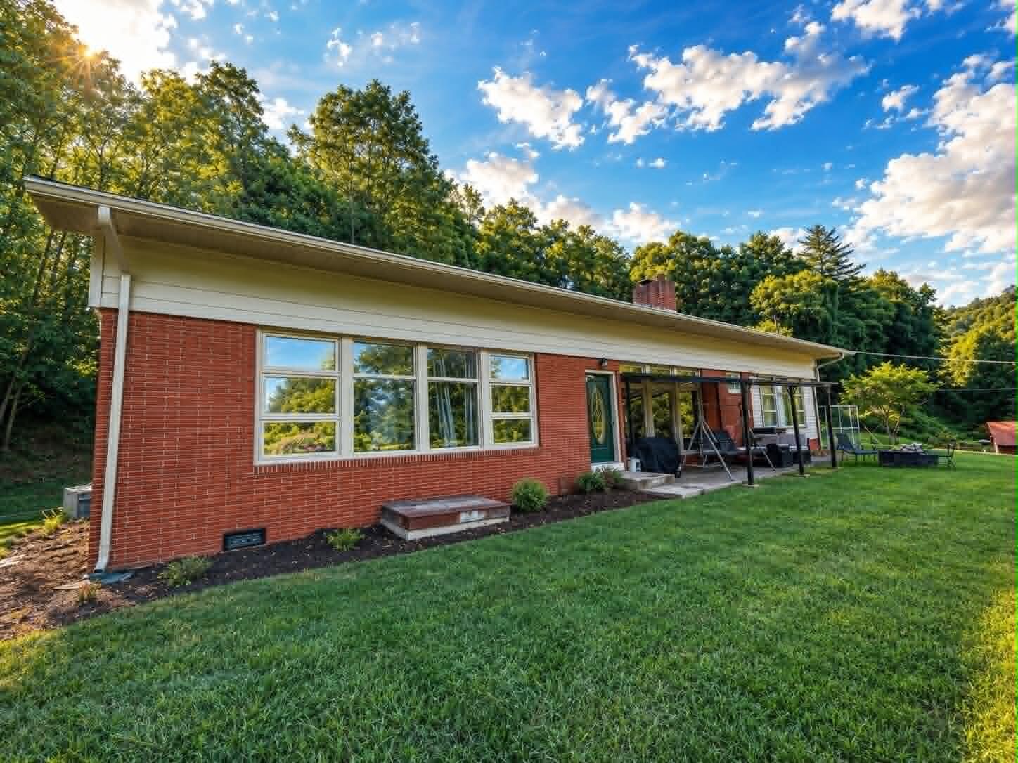 821 Ivy Property Photo 1