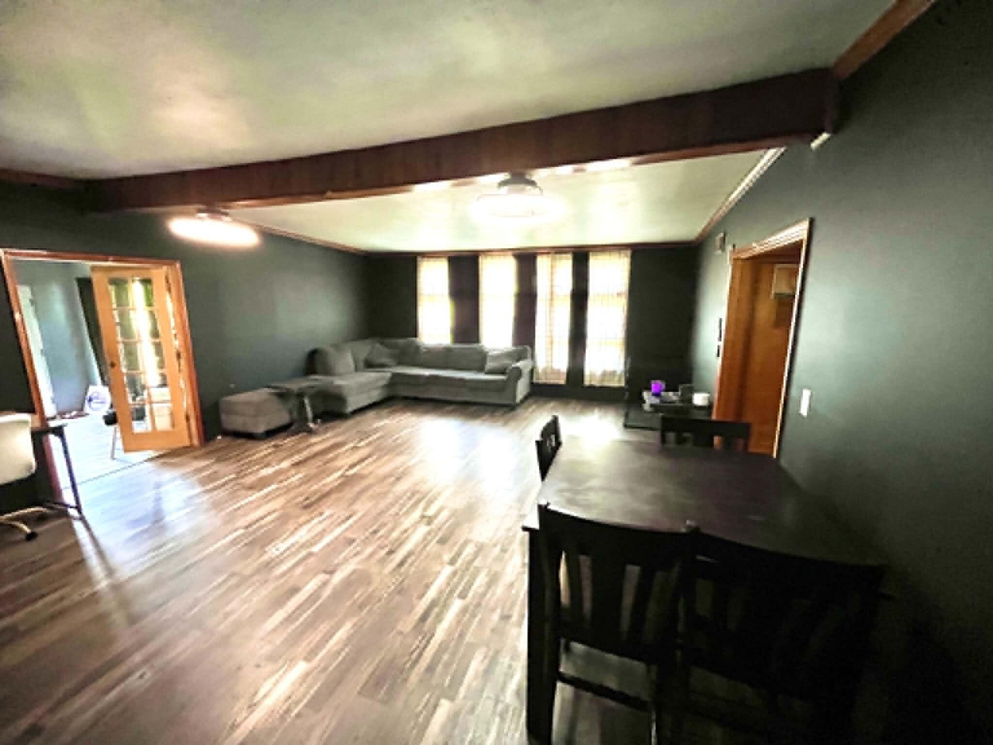 821 Ivy Property Photo 11