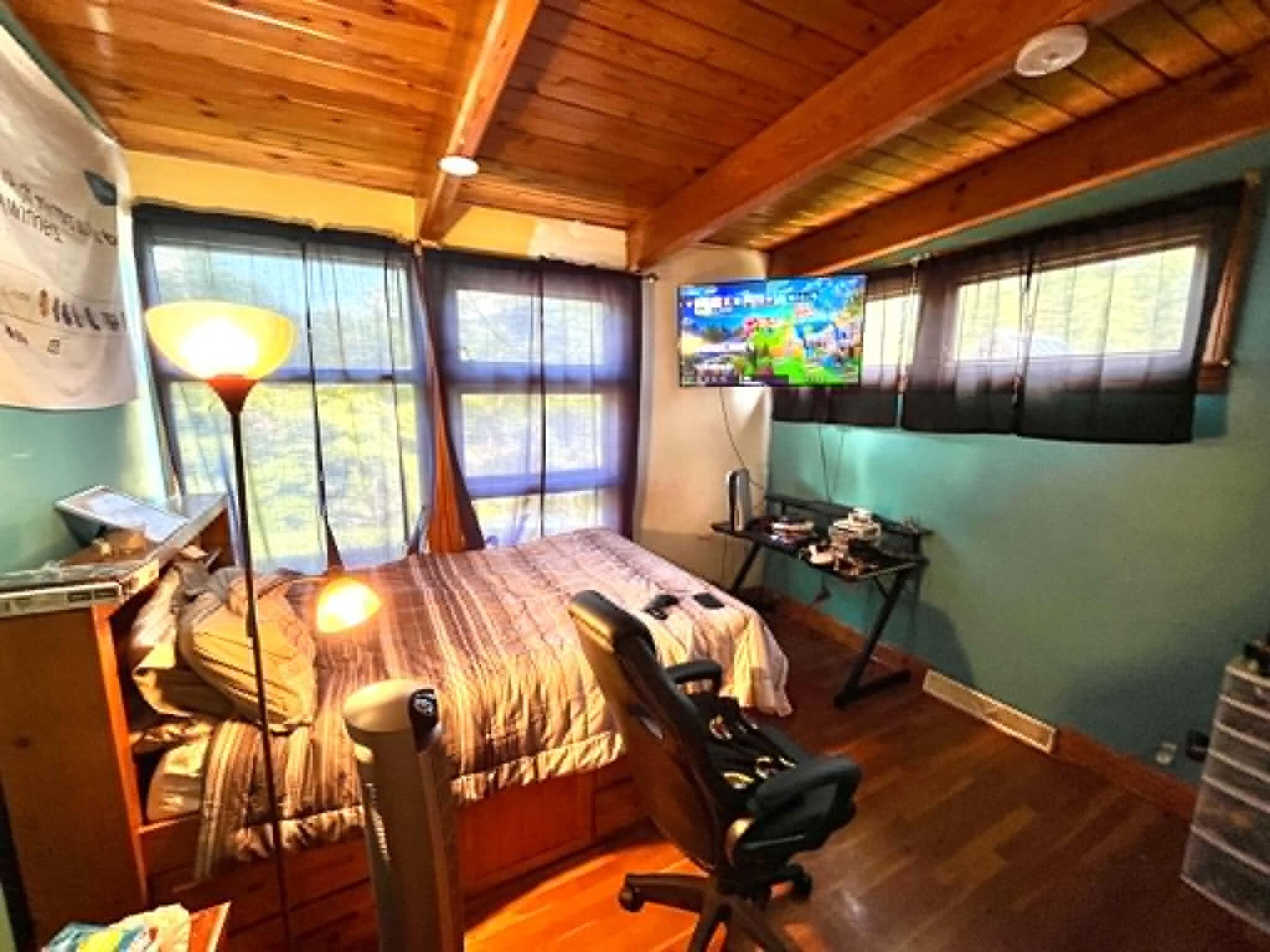 821 Ivy Property Photo 20