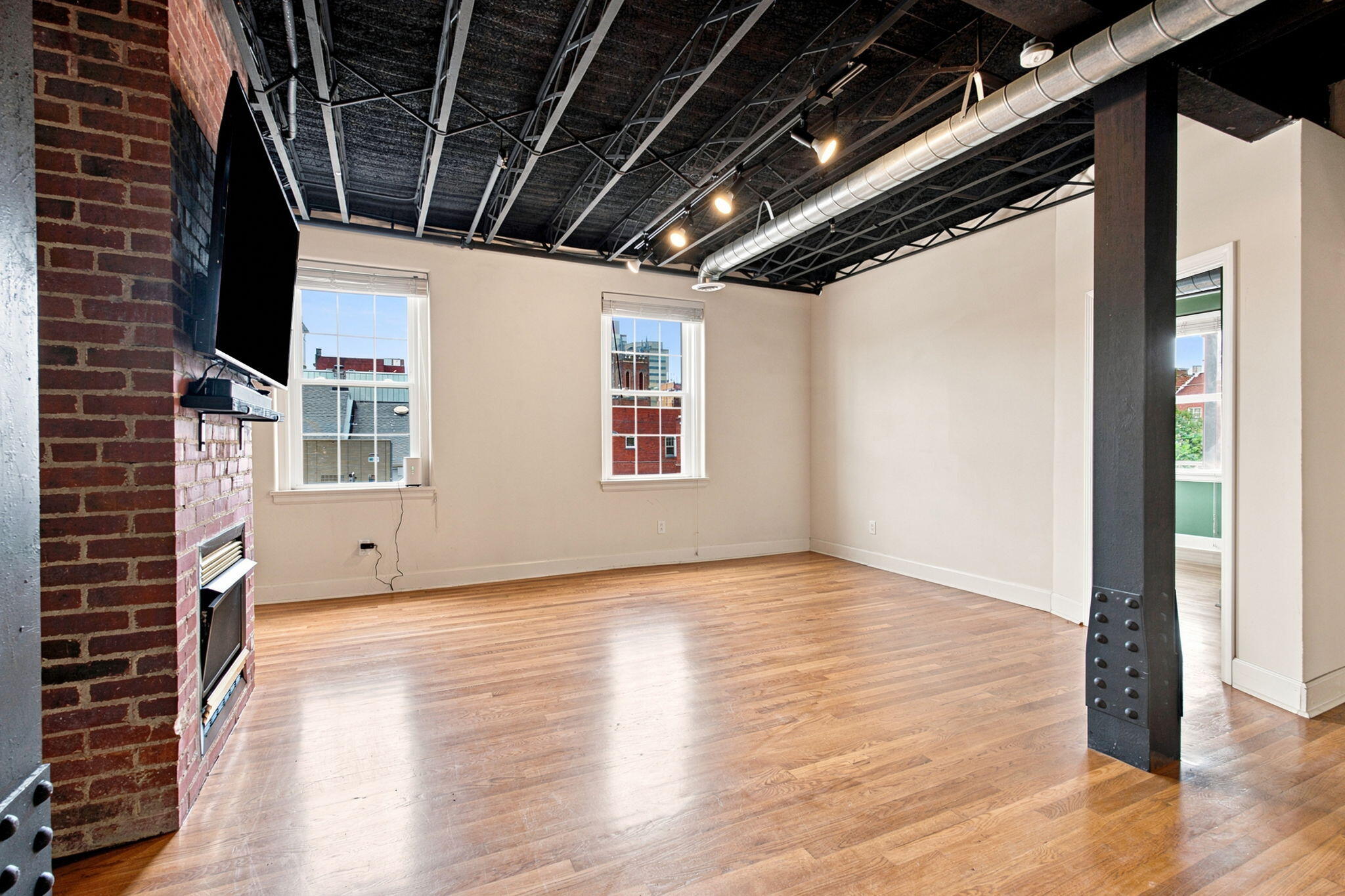 200 W Second Street 201 Property Photo 15