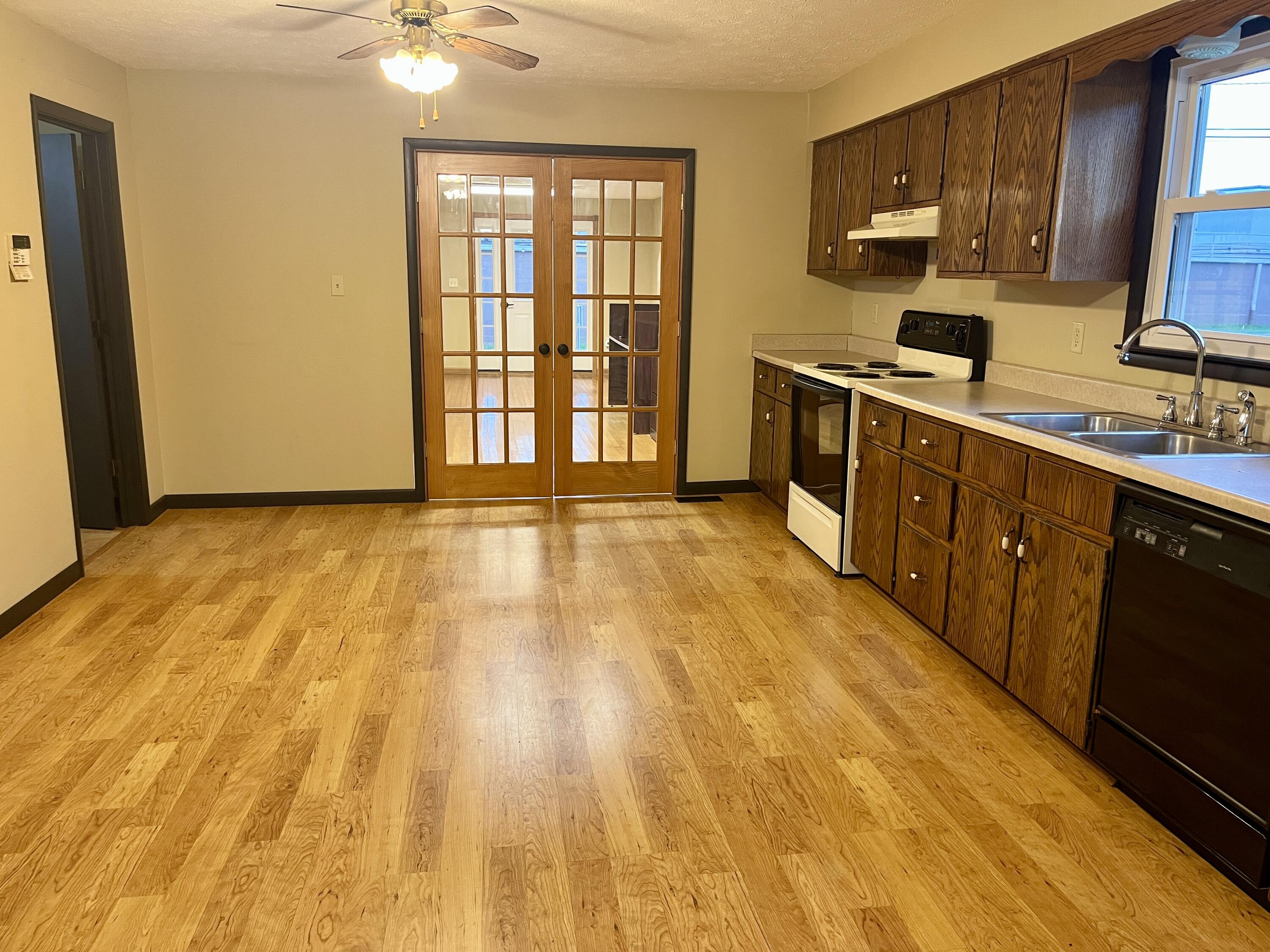 357 Langdon Street Property Photo 28