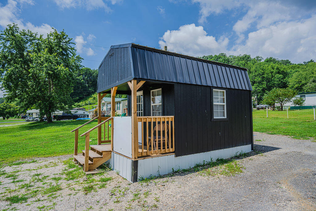 1019 Black Creek Road Property Photo 3