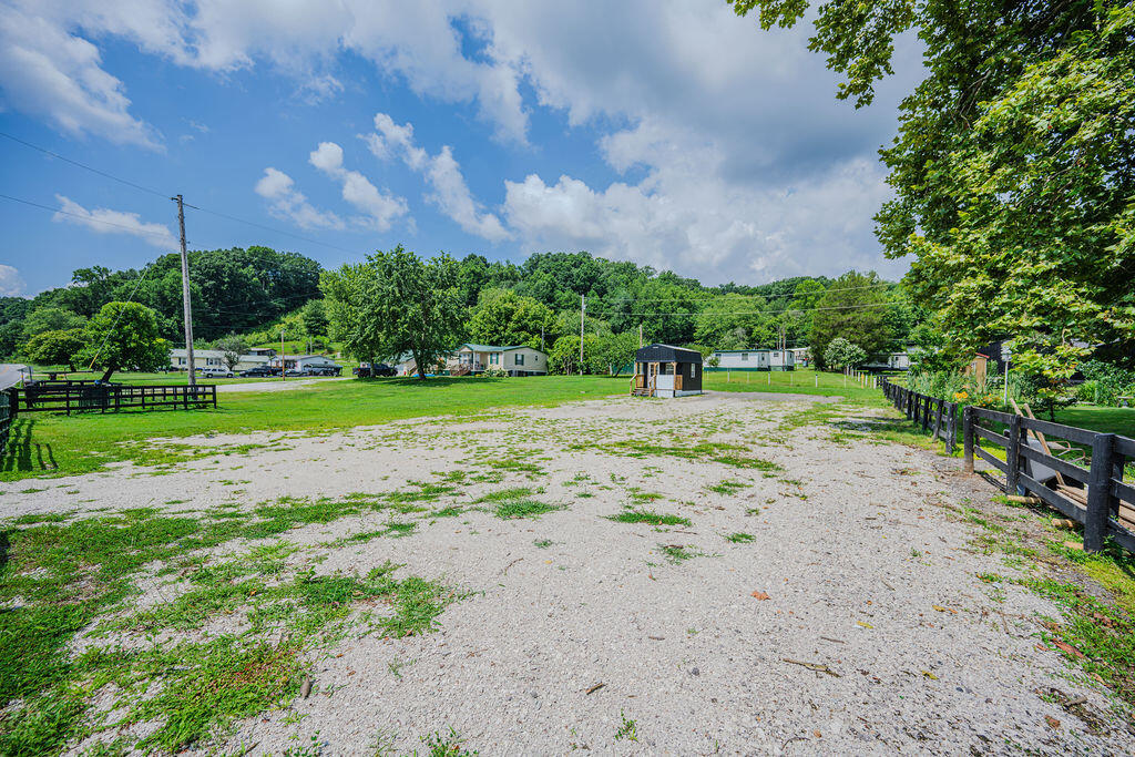 1019 Black Creek Road Property Photo 10