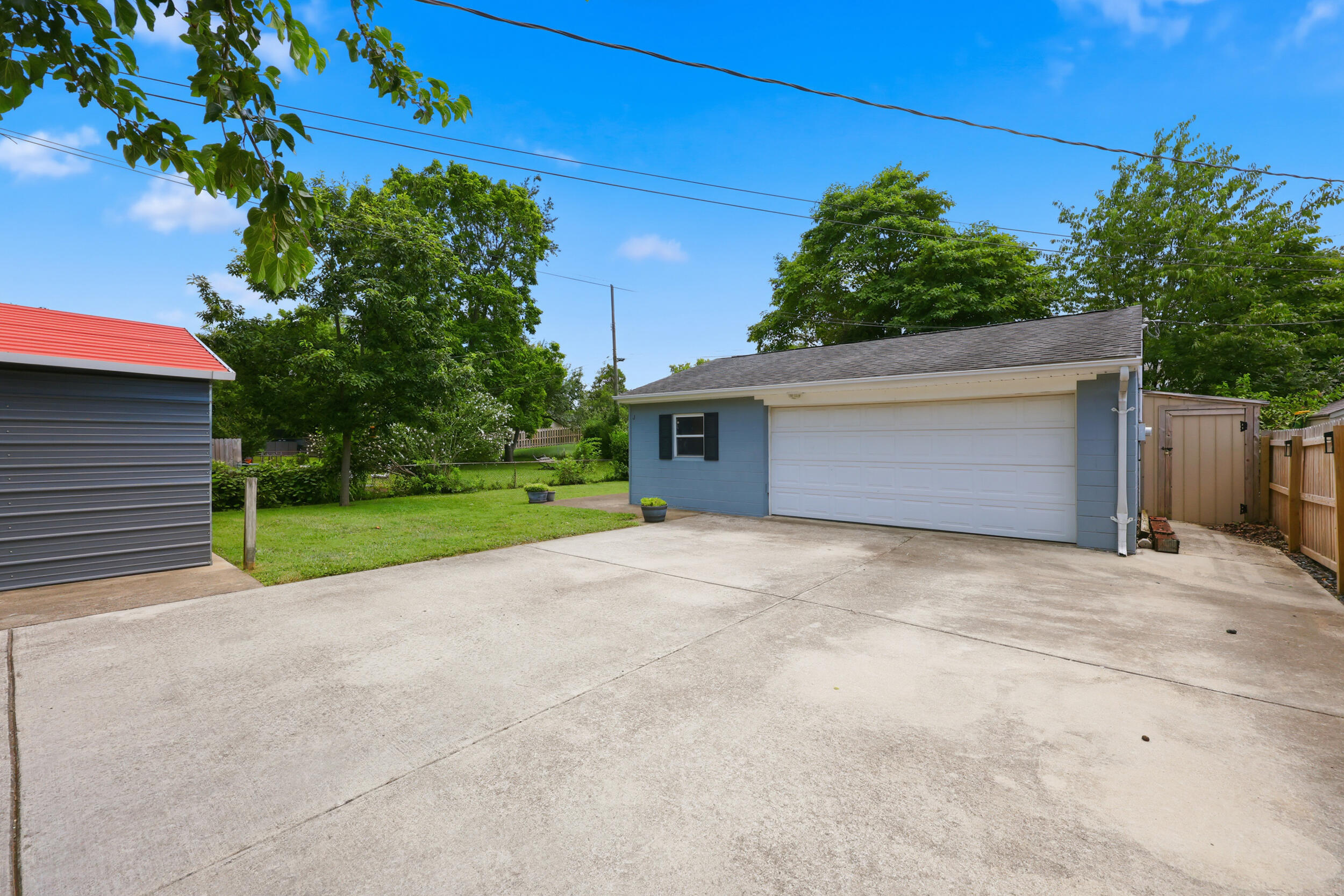 312 Purdue Place Property Photo 32