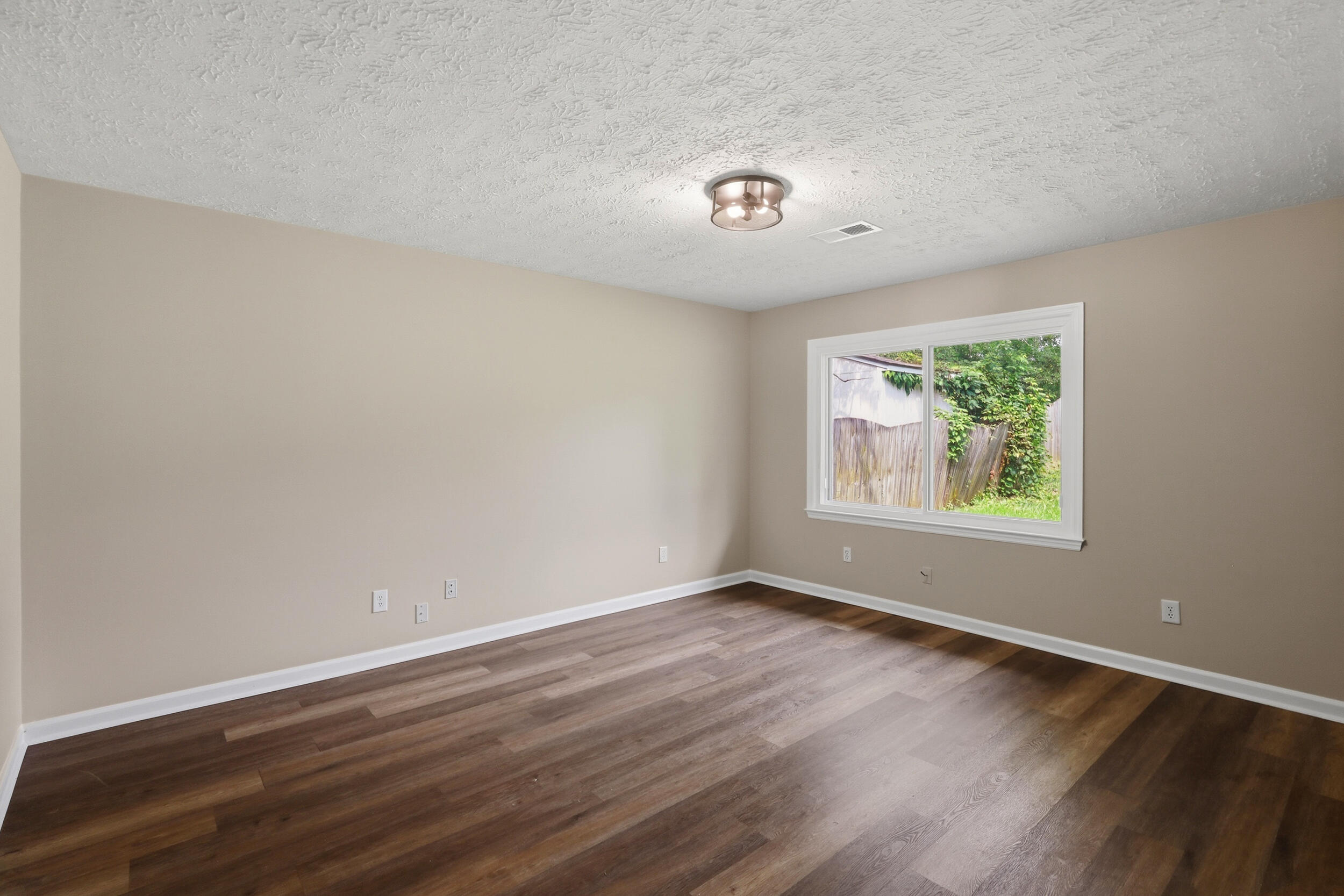 333 Squires Road Property Photo 10