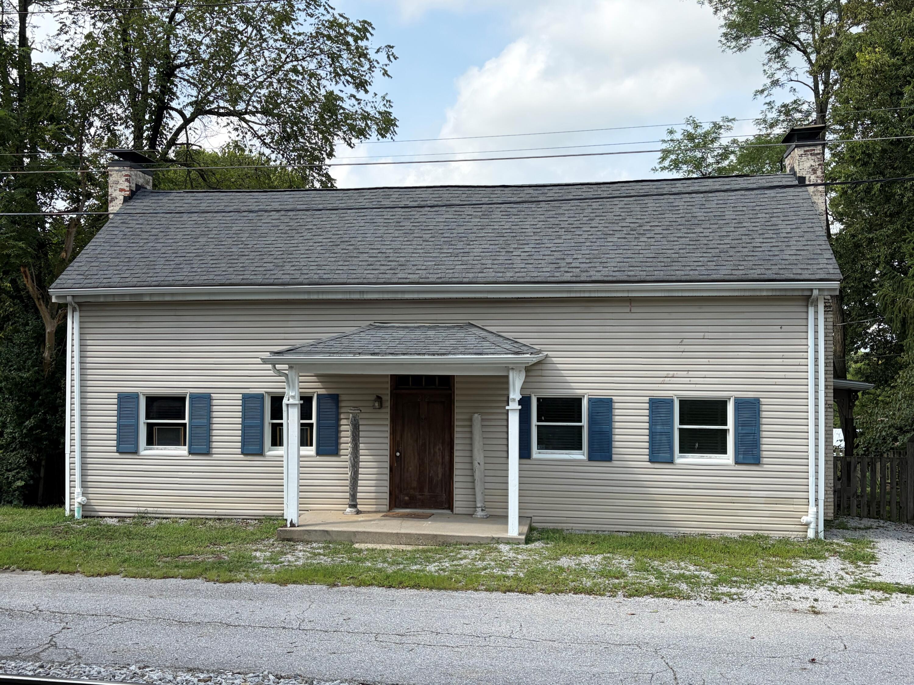212 W Main Street Property Photo 1