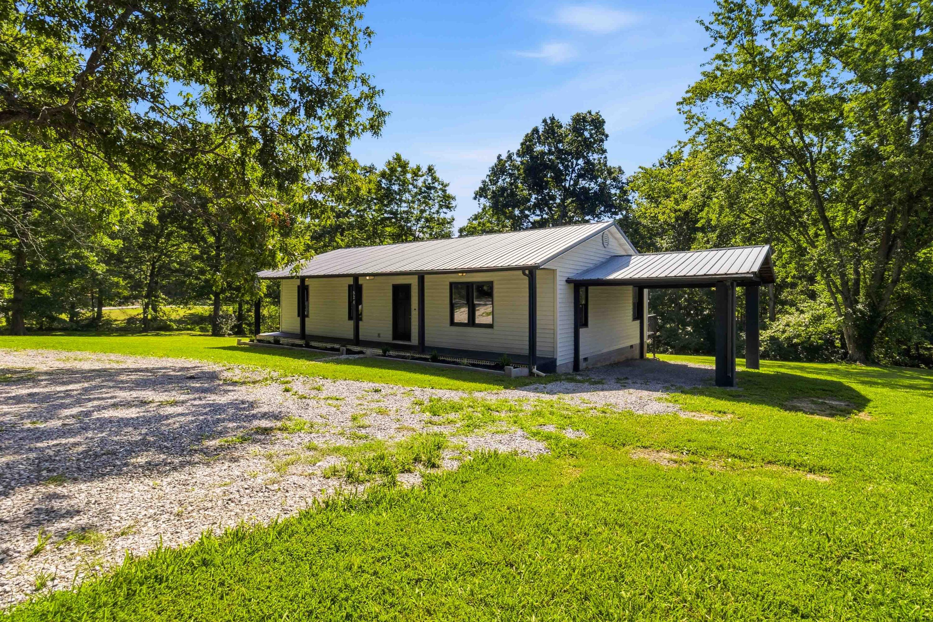 824 Paris Karr Road Property Photo 2