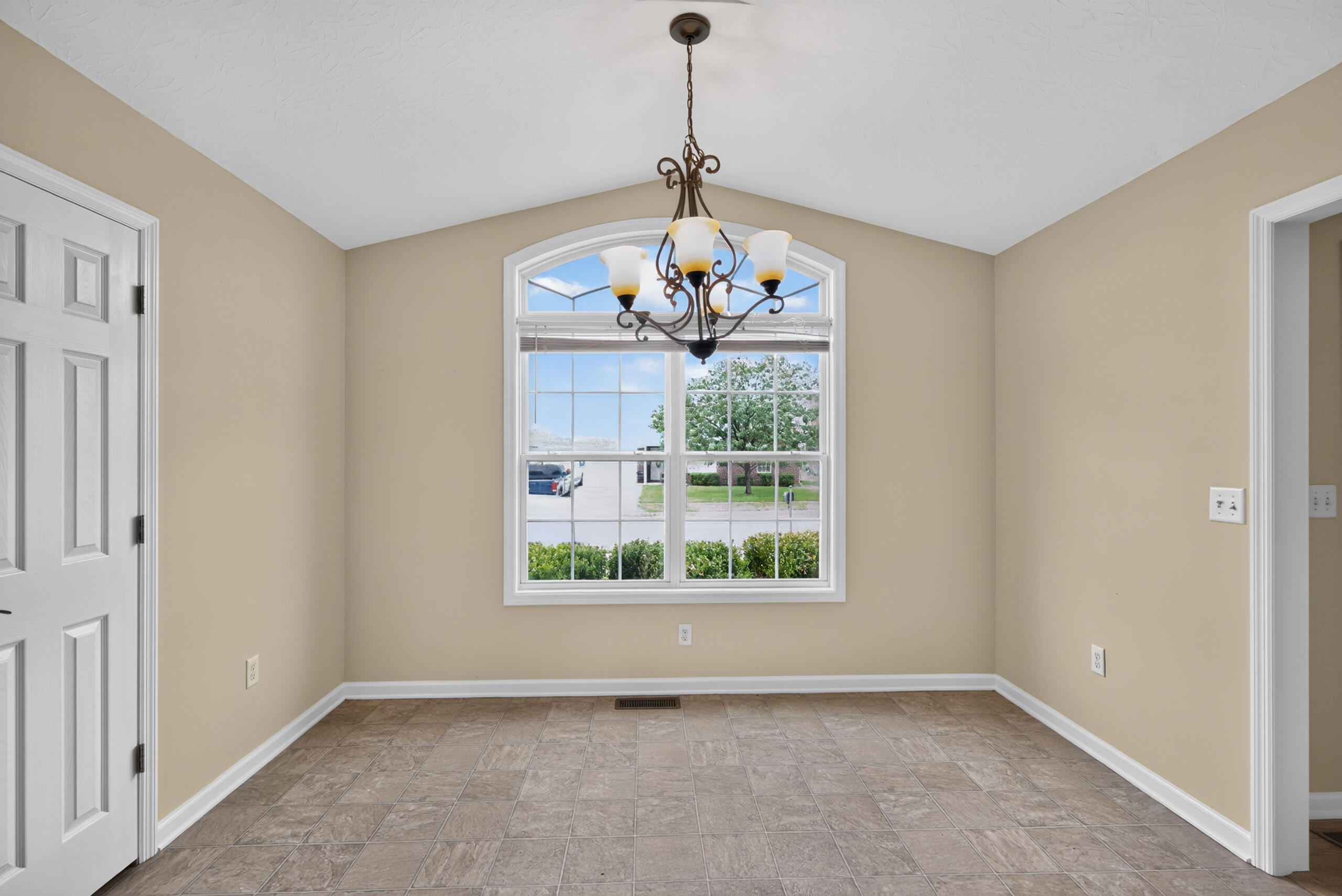 4008 N Cross Point Court Property Photo 6