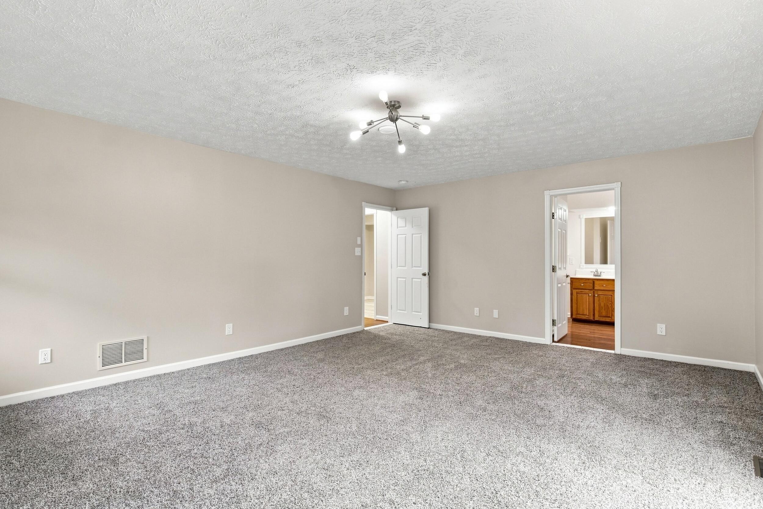4340 Simpson Lane Property Photo 13