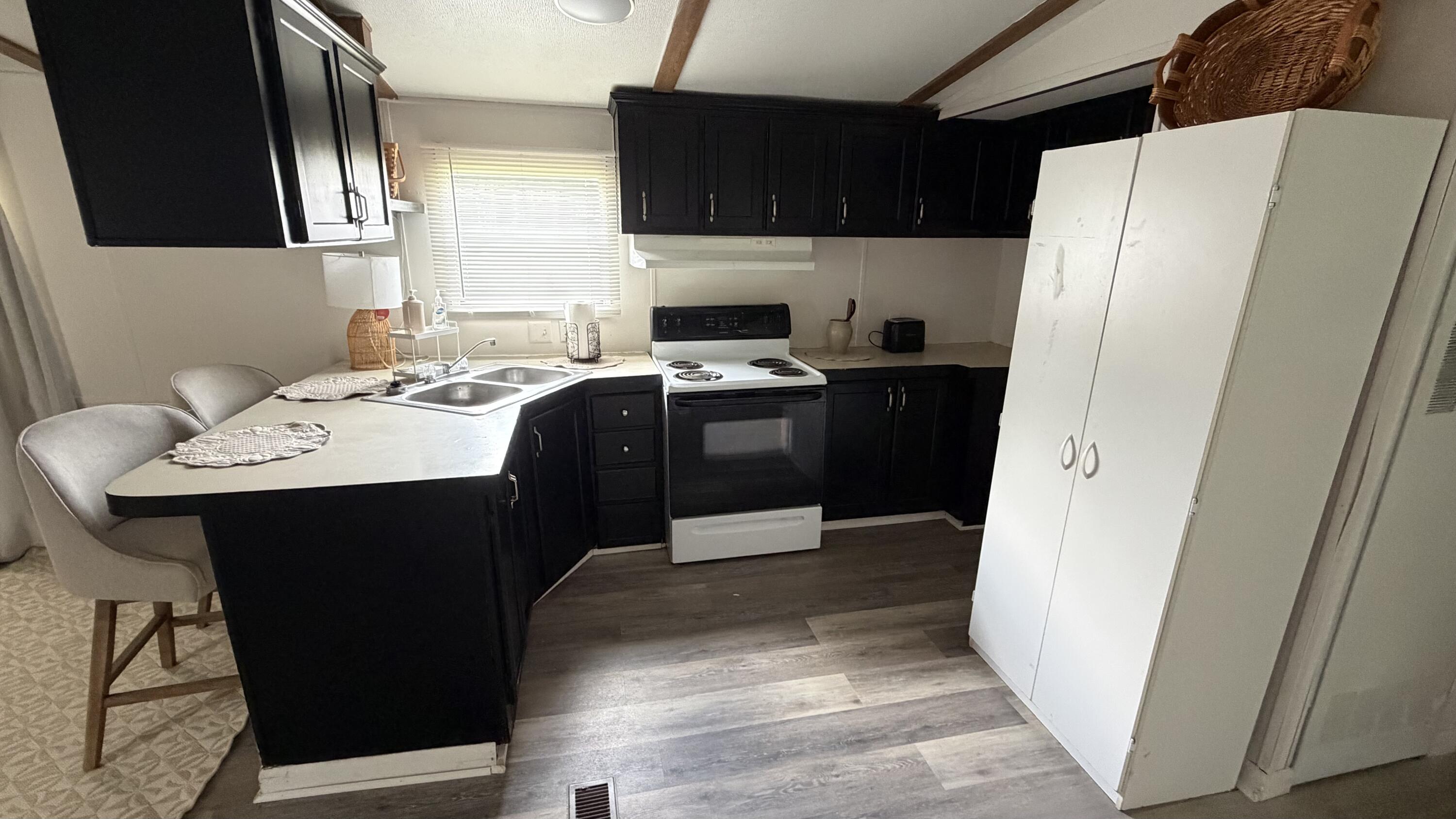 16 E High Street Property Photo 9