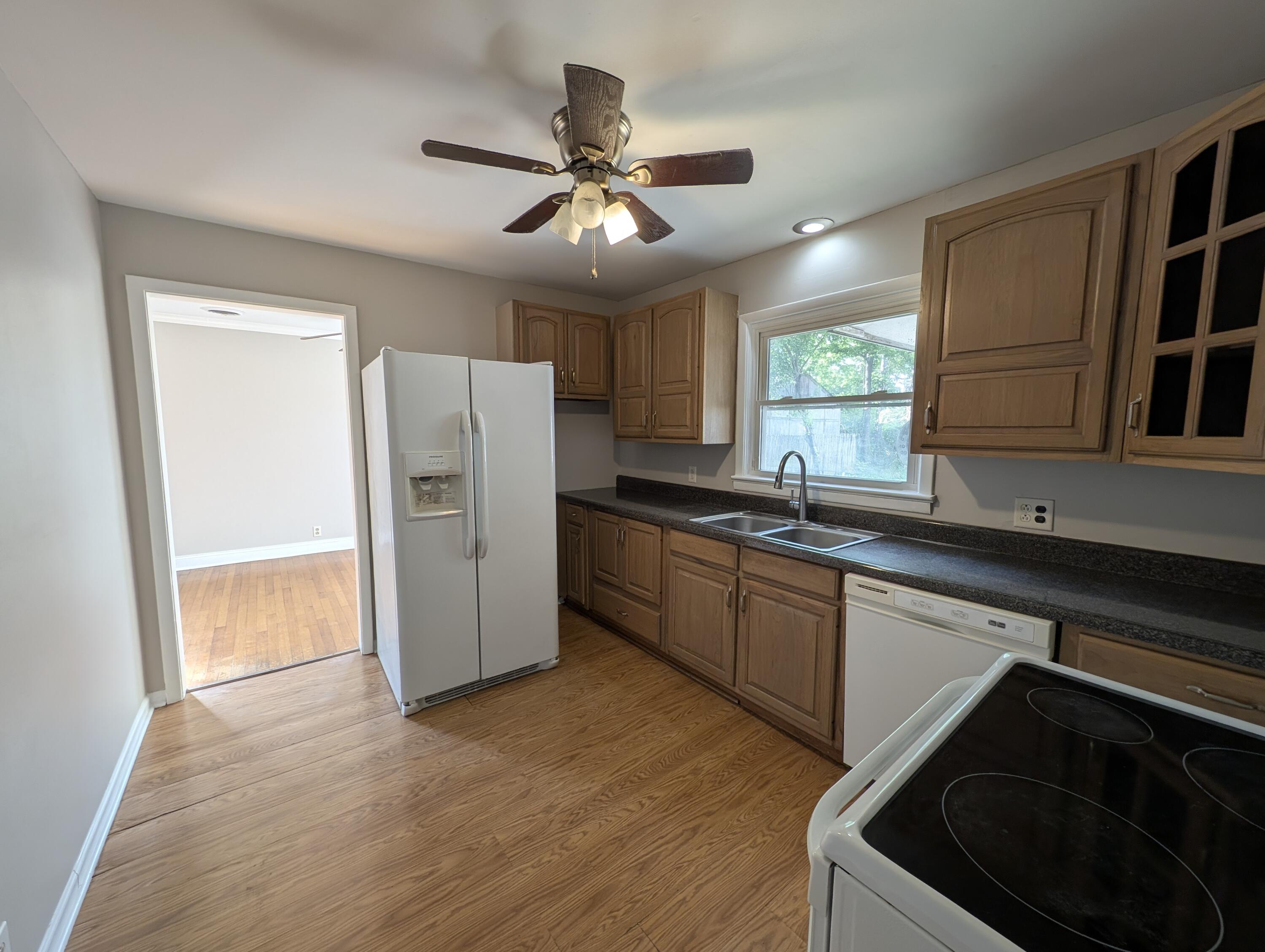 126 Lakeview Drive Property Photo 4