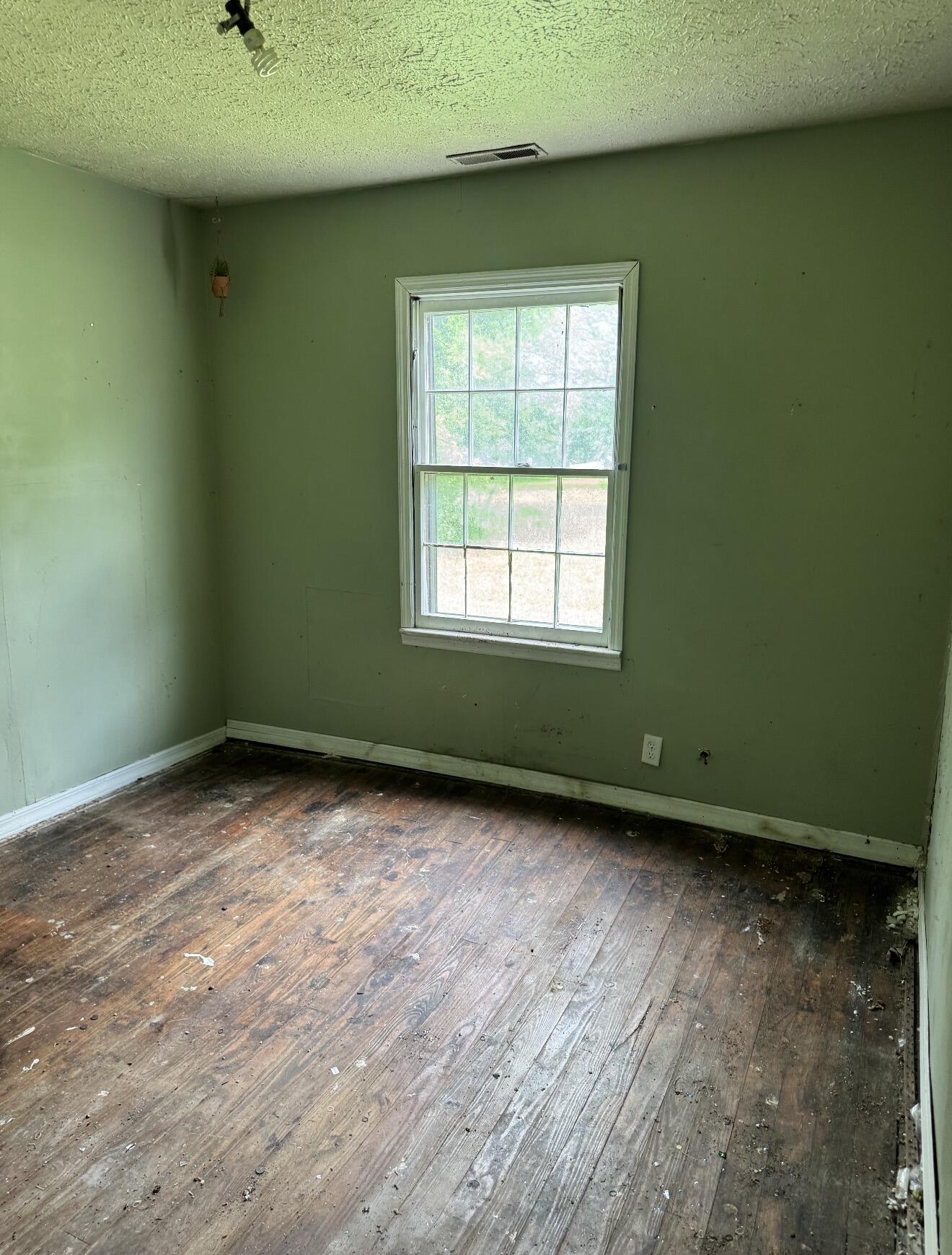 1601 Alexander Avenue Property Photo 3