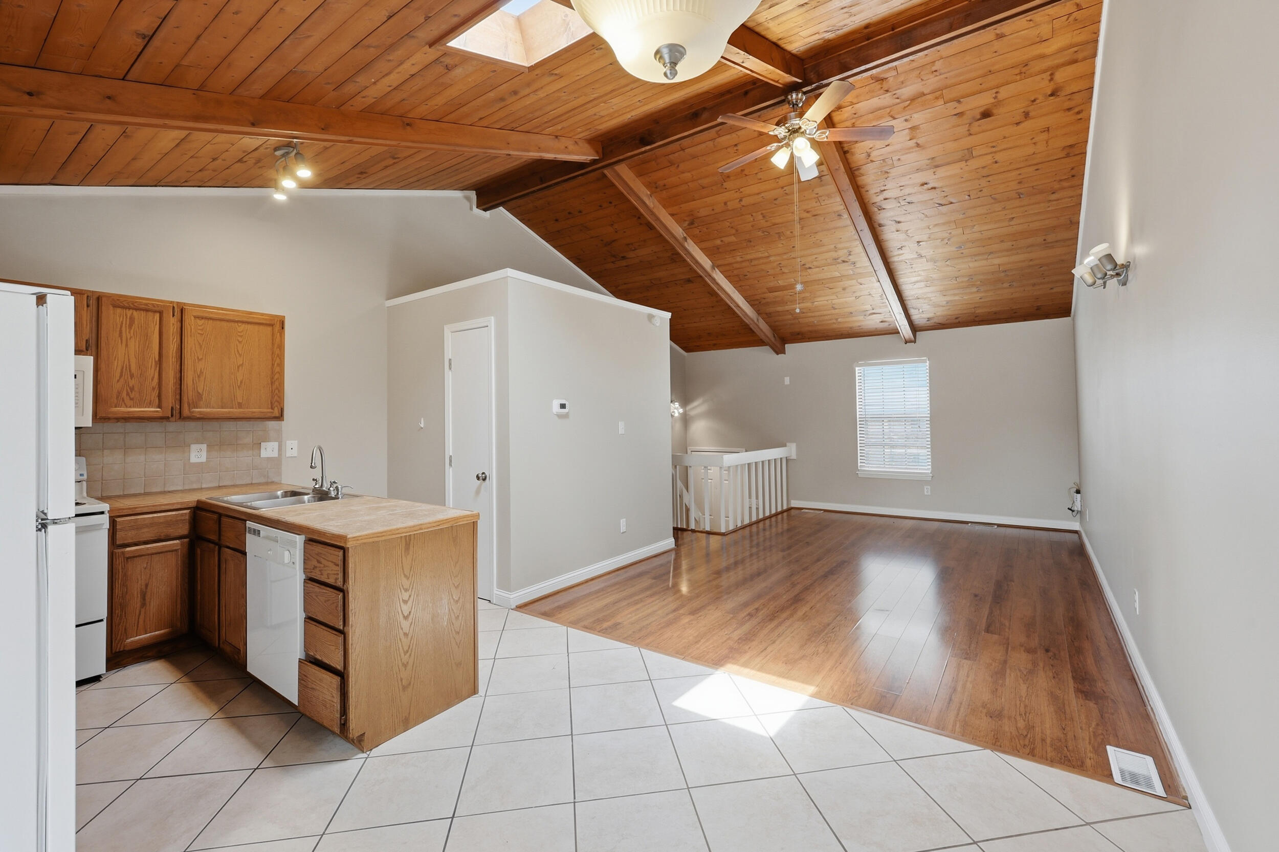 726 Spring Meadows Drive Property Photo 5