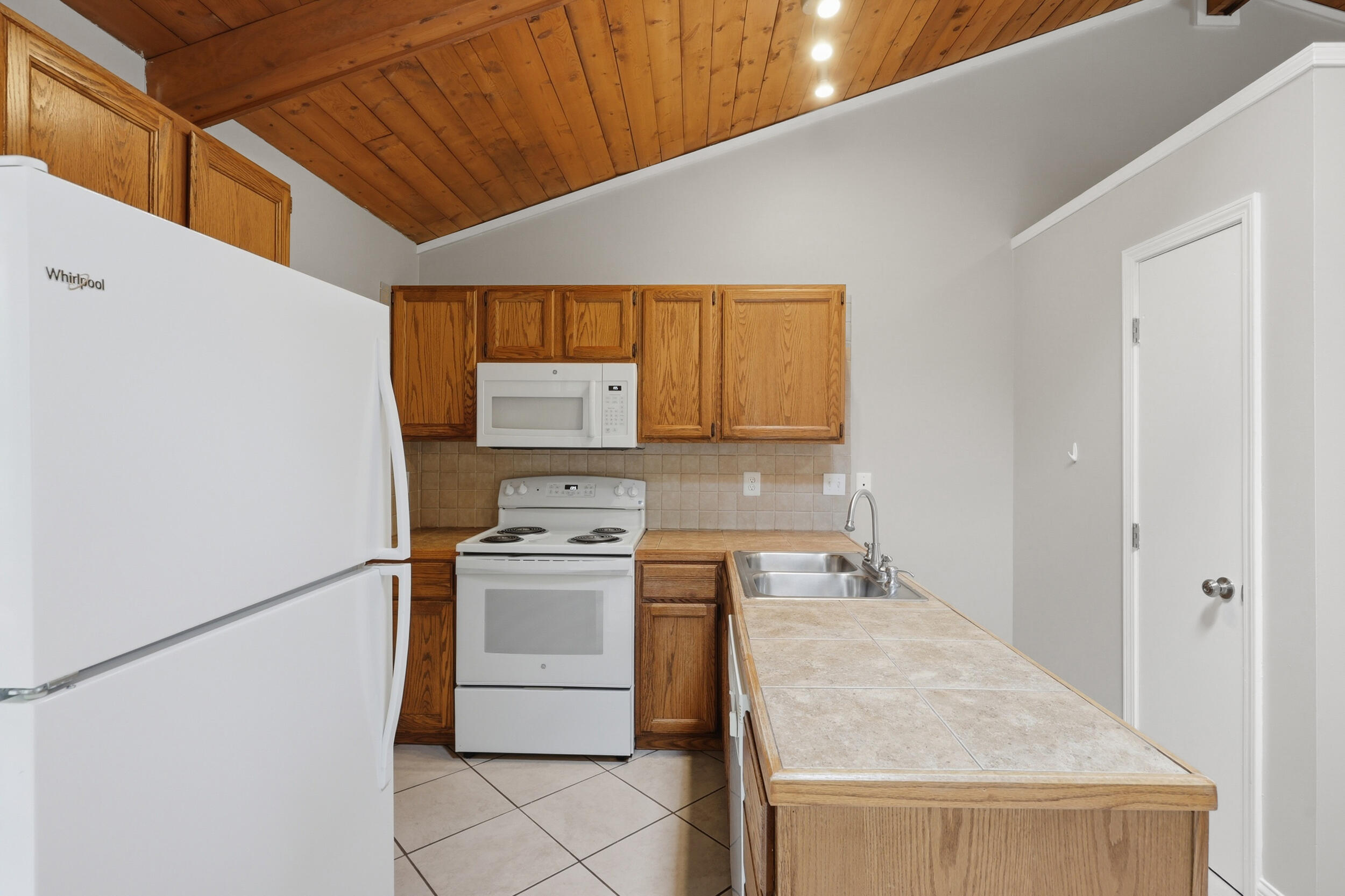 726 Spring Meadows Drive Property Photo 7
