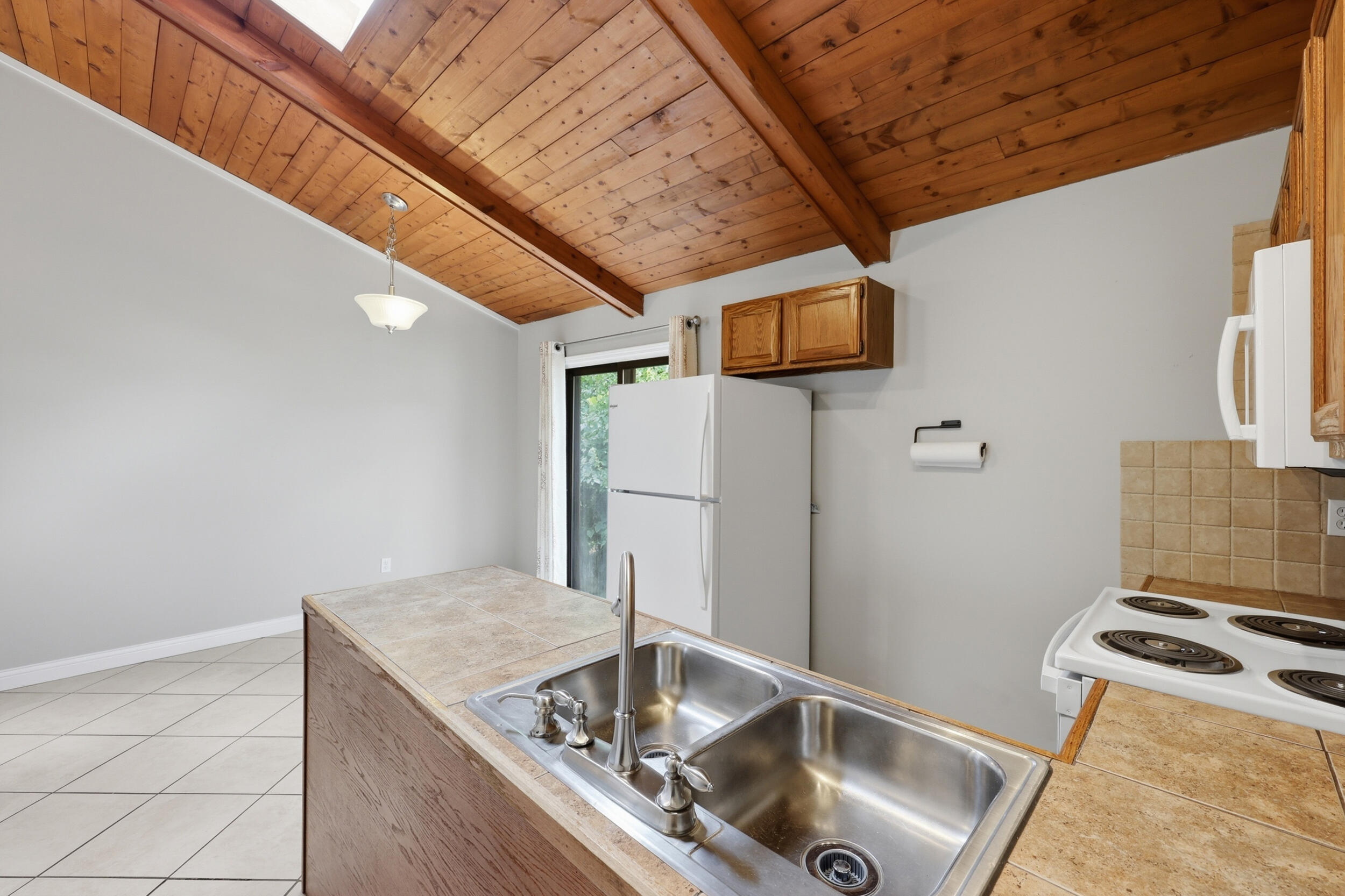 726 Spring Meadows Drive Property Photo 8