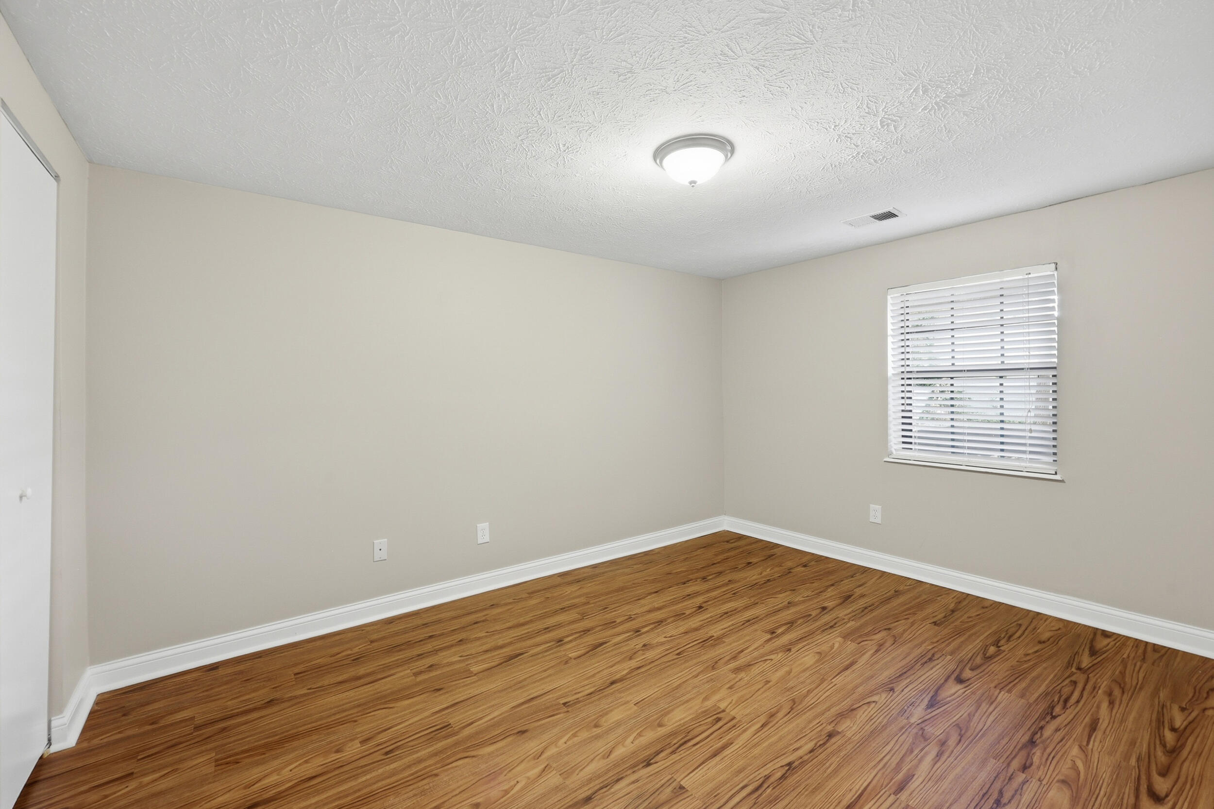 726 Spring Meadows Drive Property Photo 16