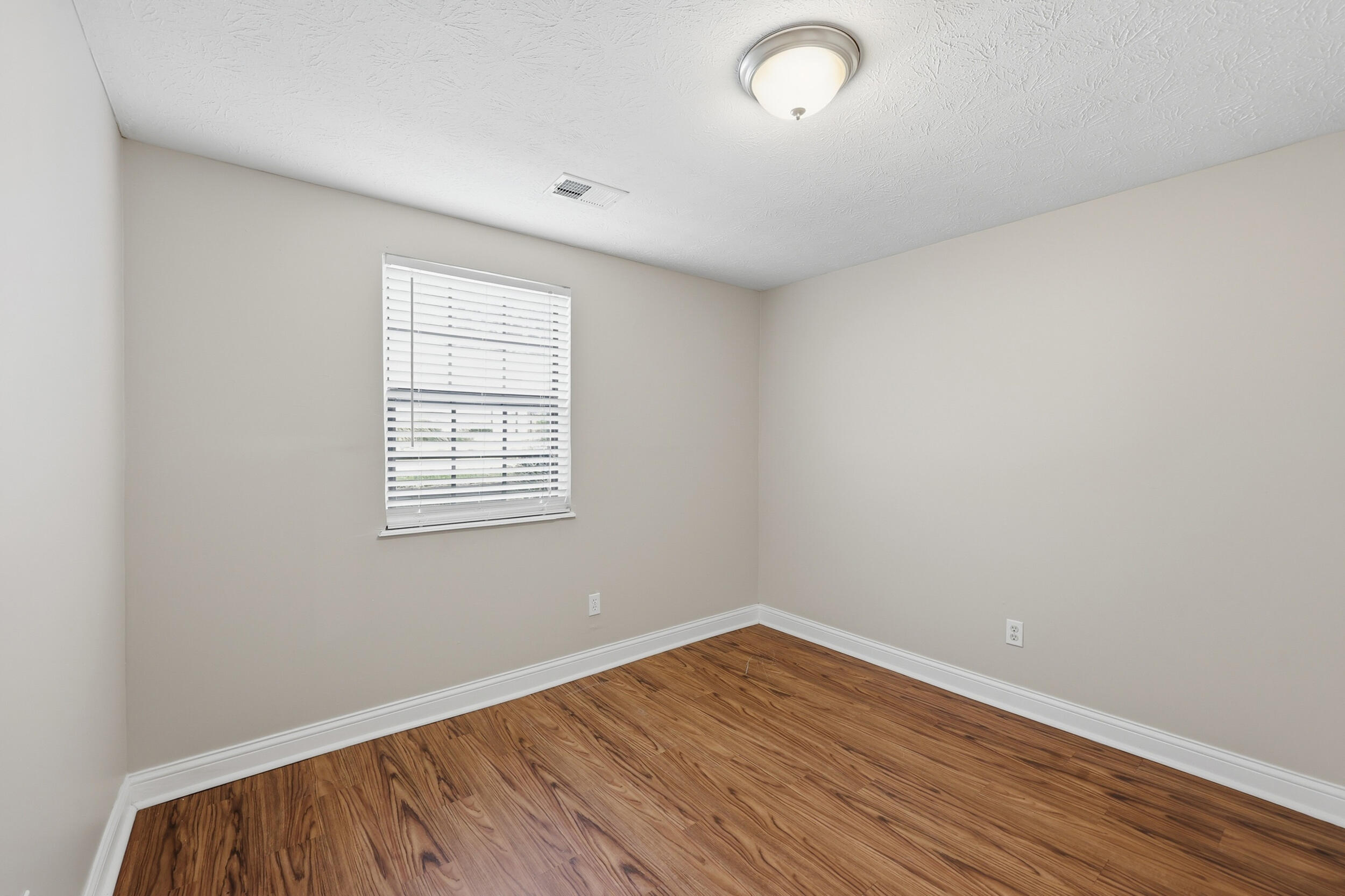 726 Spring Meadows Drive Property Photo 18