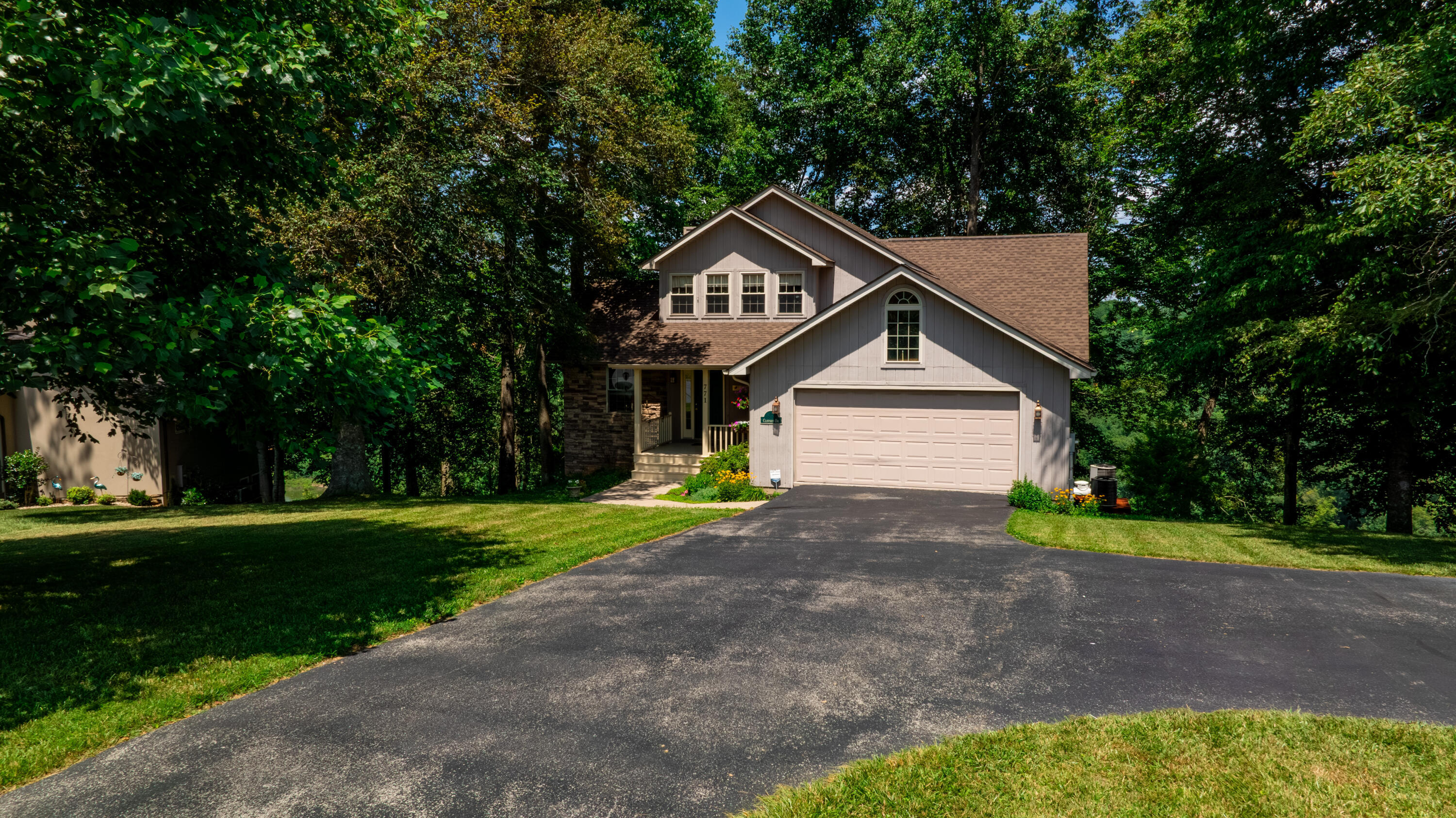 771 Cliffside Drive Property Photo 3