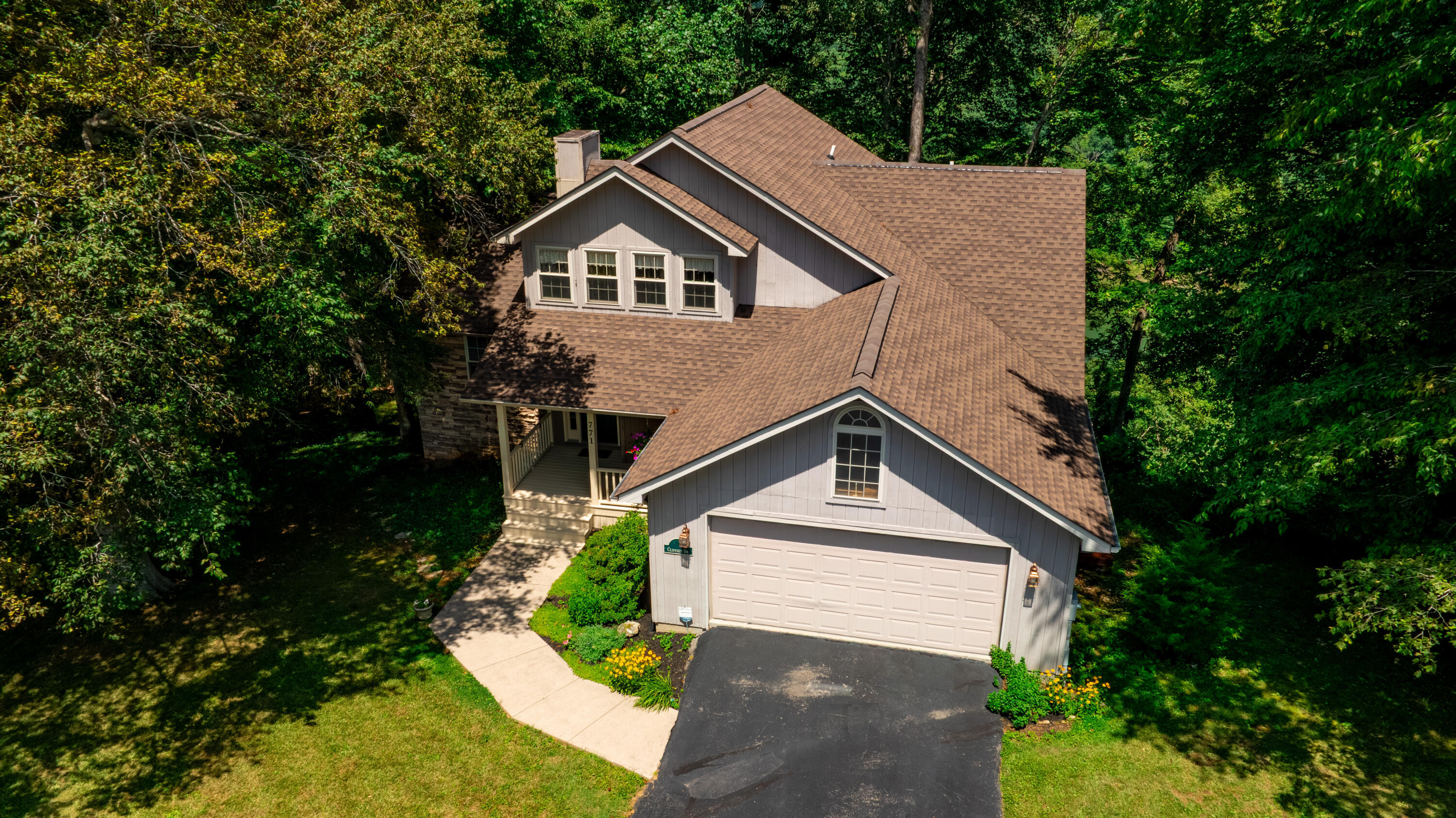 771 Cliffside Drive Property Photo 4
