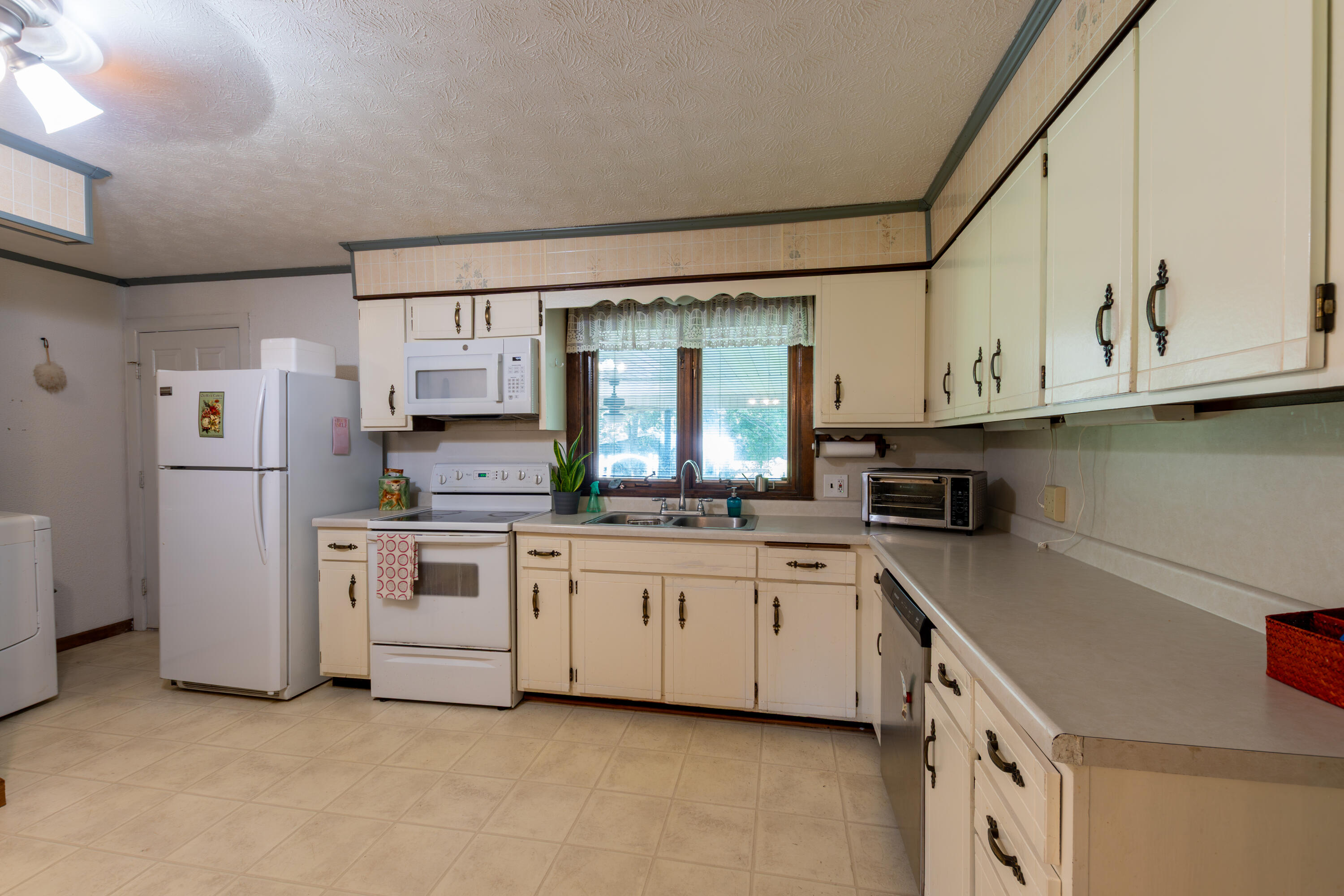 236 Gilhaven Drive Property Photo 13