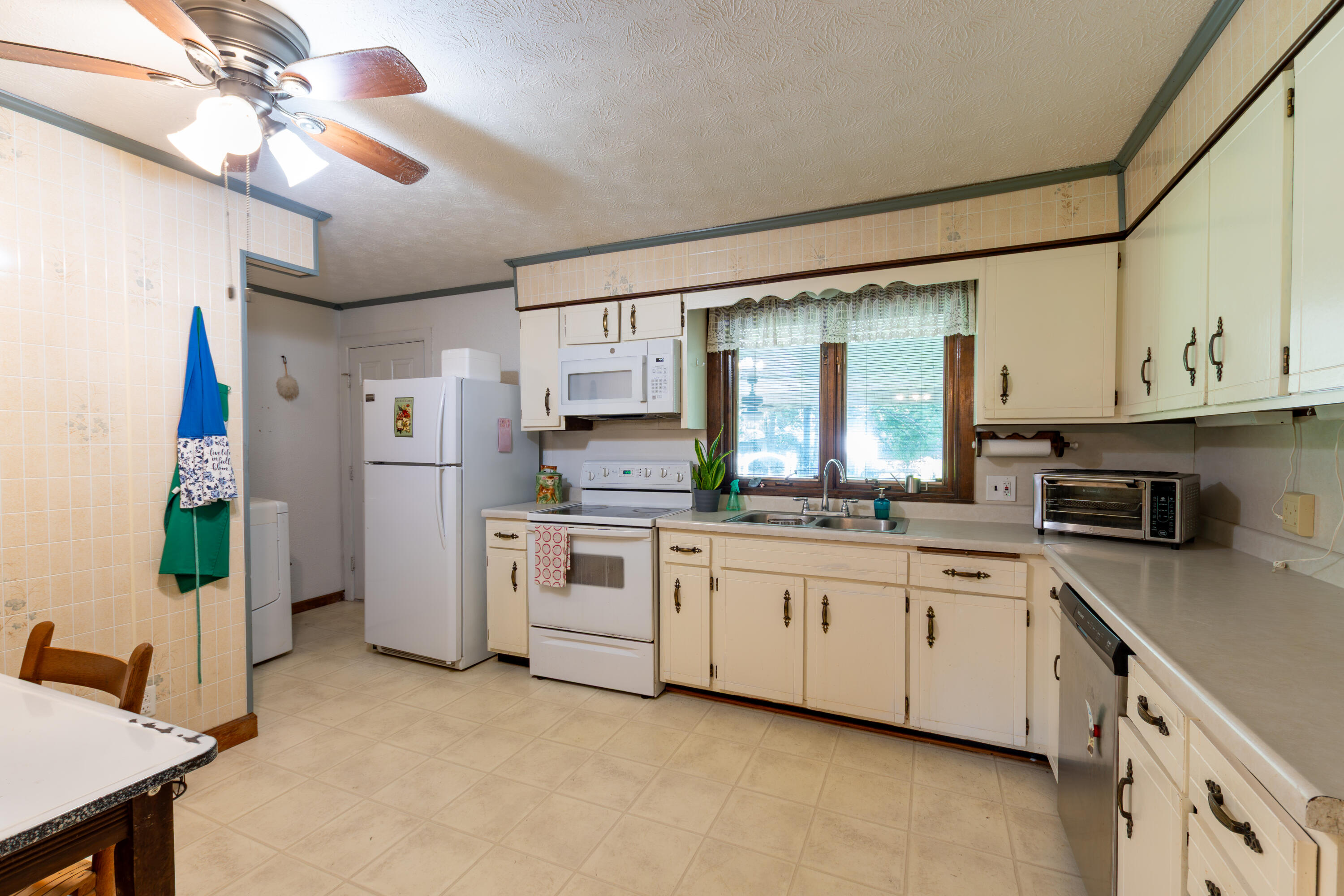 236 Gilhaven Drive Property Photo 15