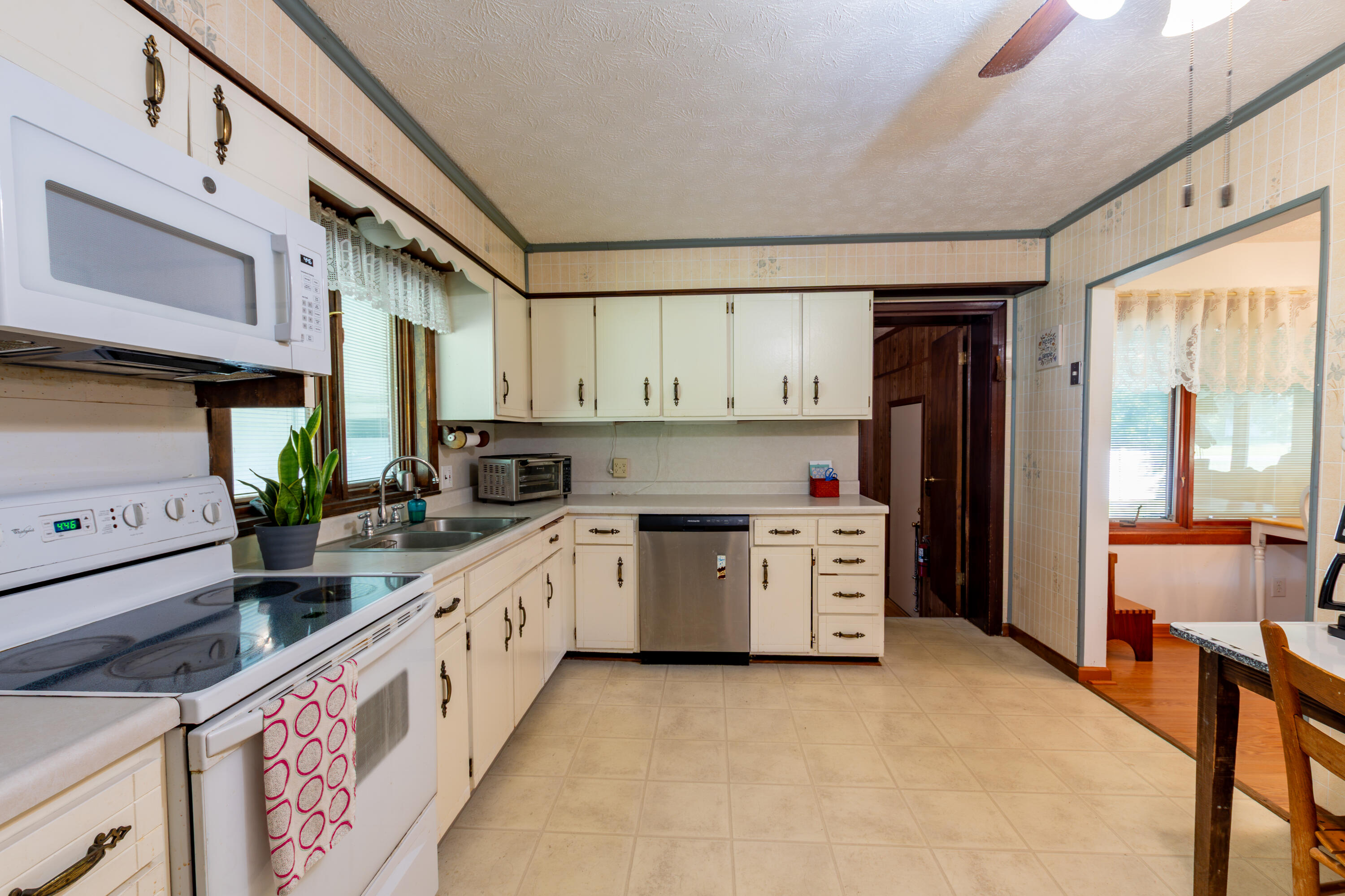 236 Gilhaven Drive Property Photo 16