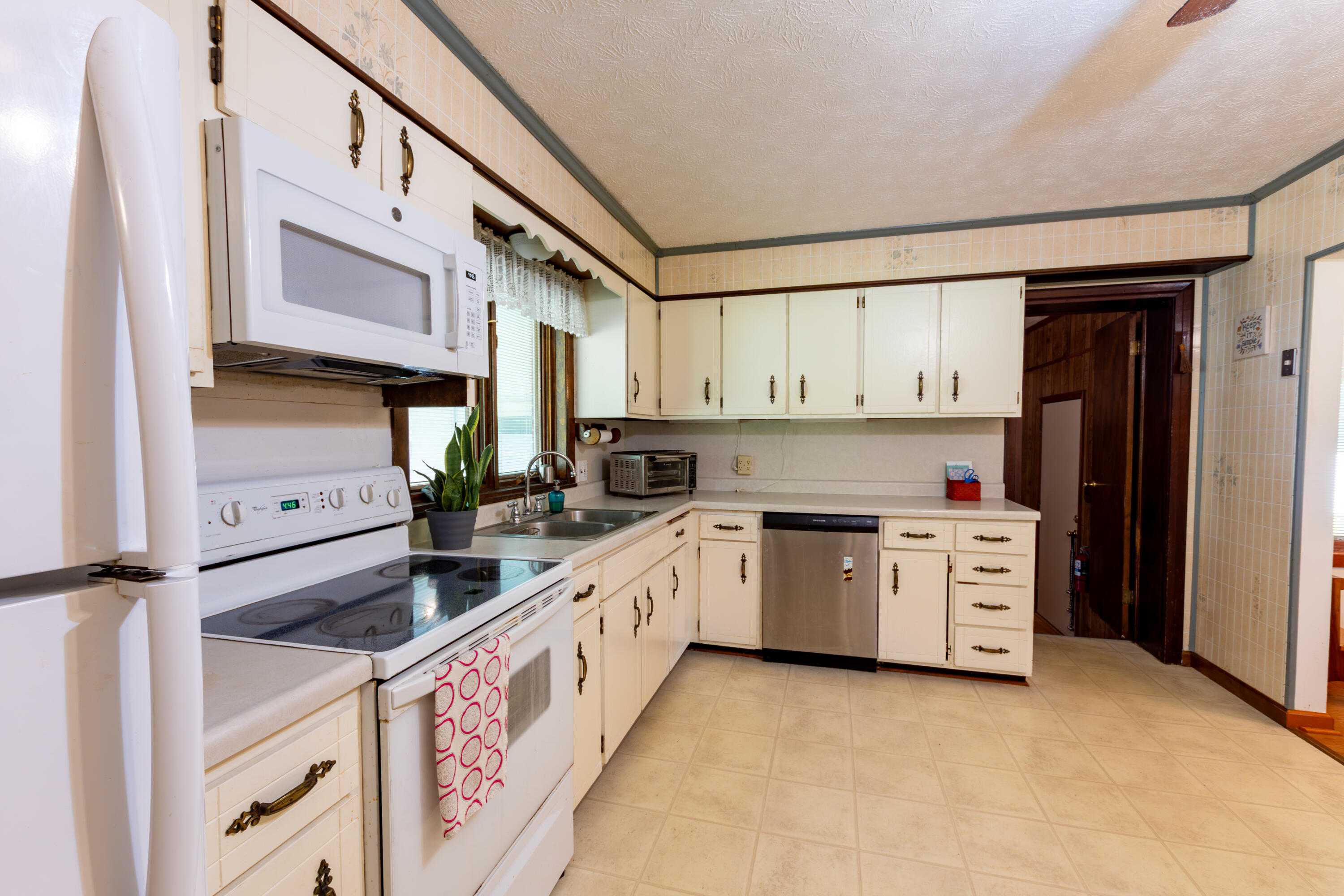236 Gilhaven Drive Property Photo 17