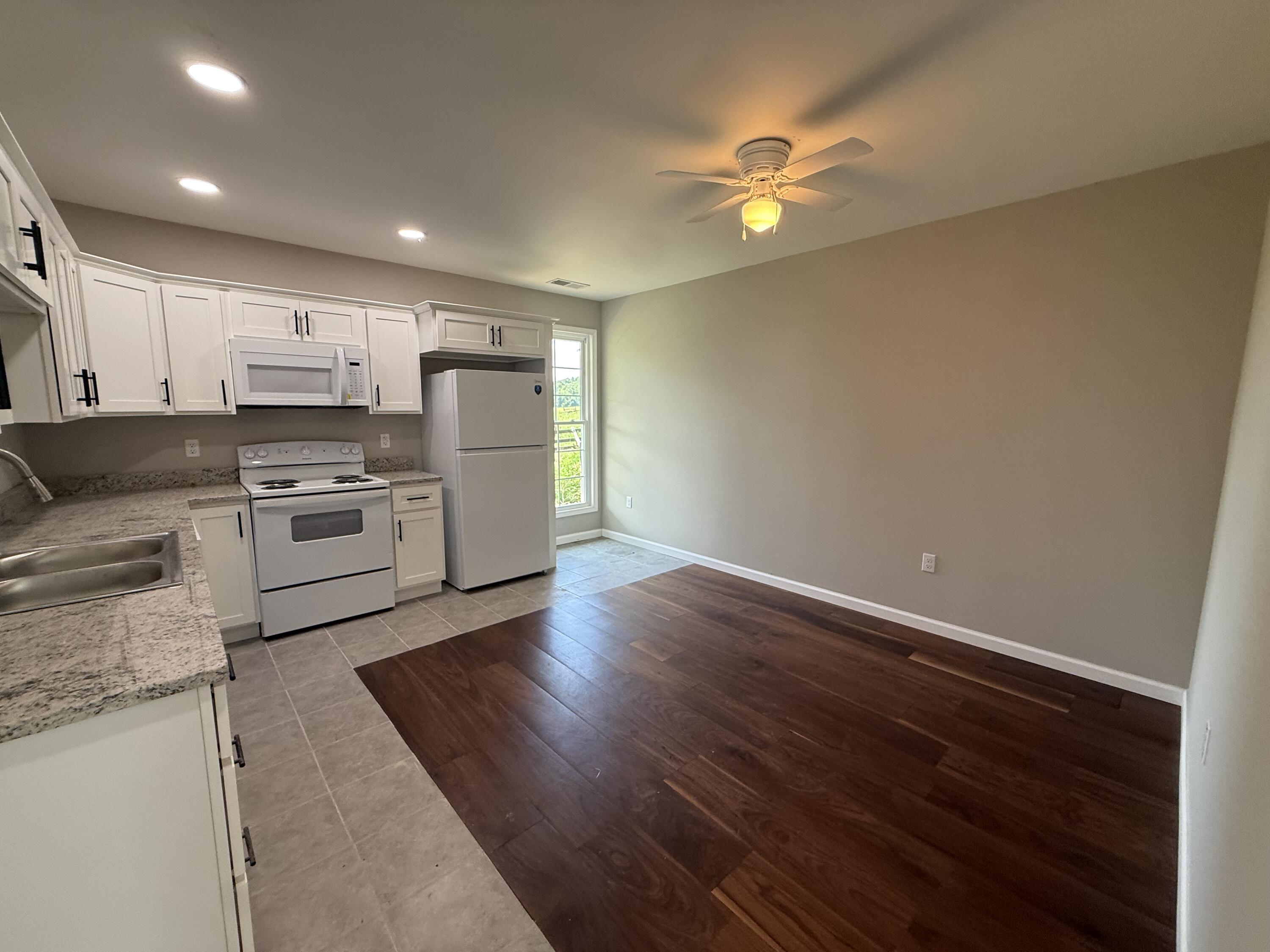 1505 White Road Property Photo 6