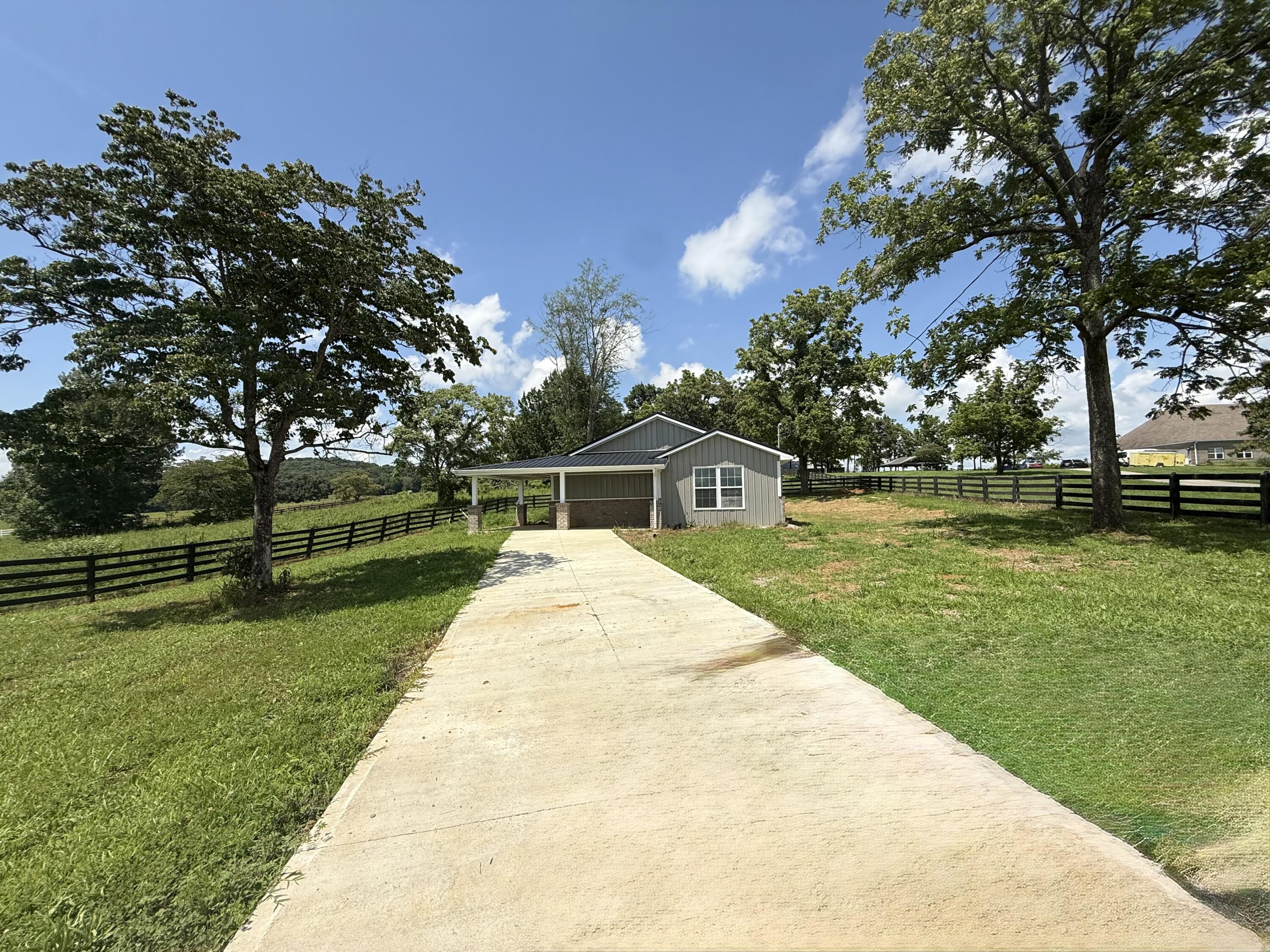 1505 White Road Property Photo 23