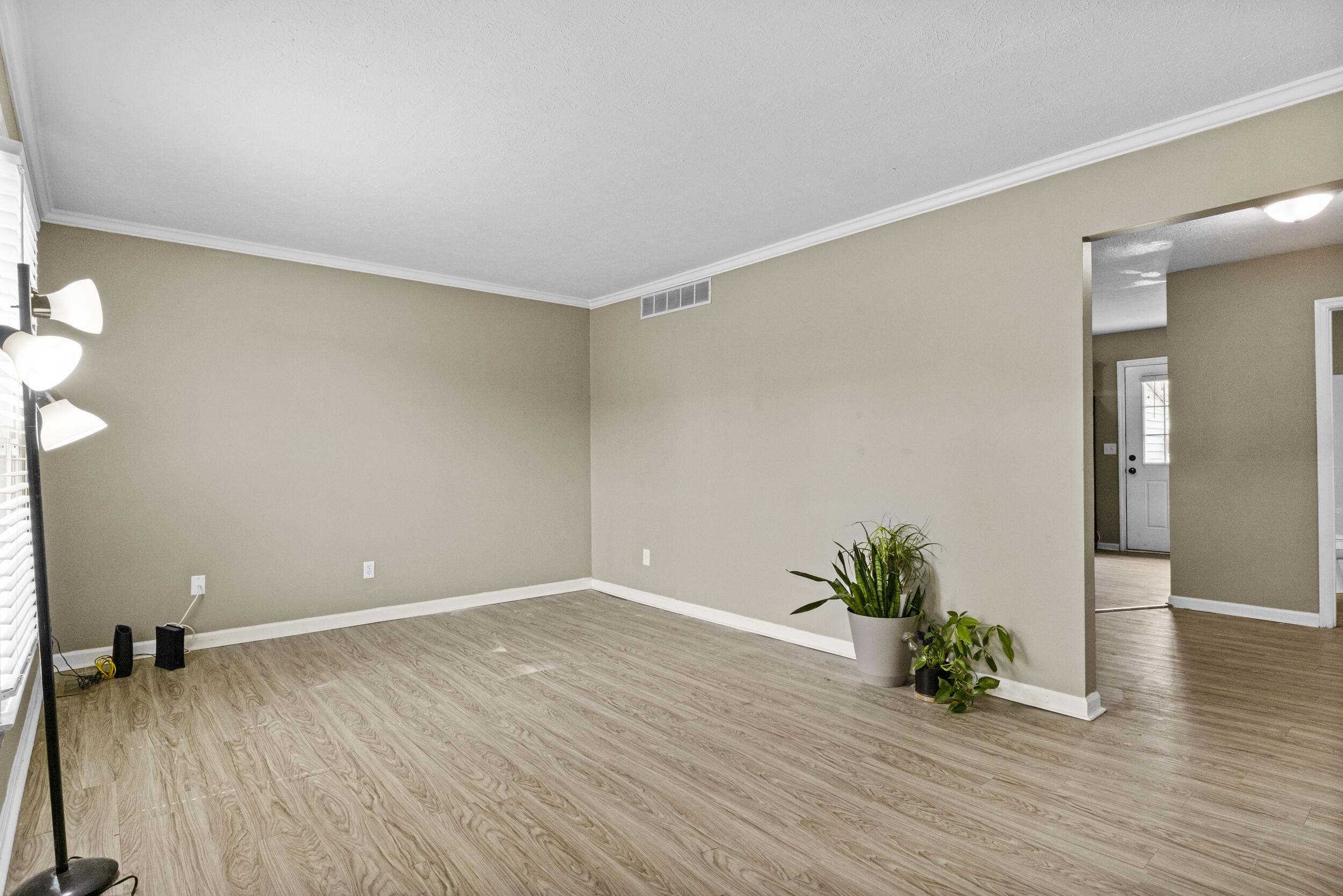 733 Lori Lane Property Photo 3