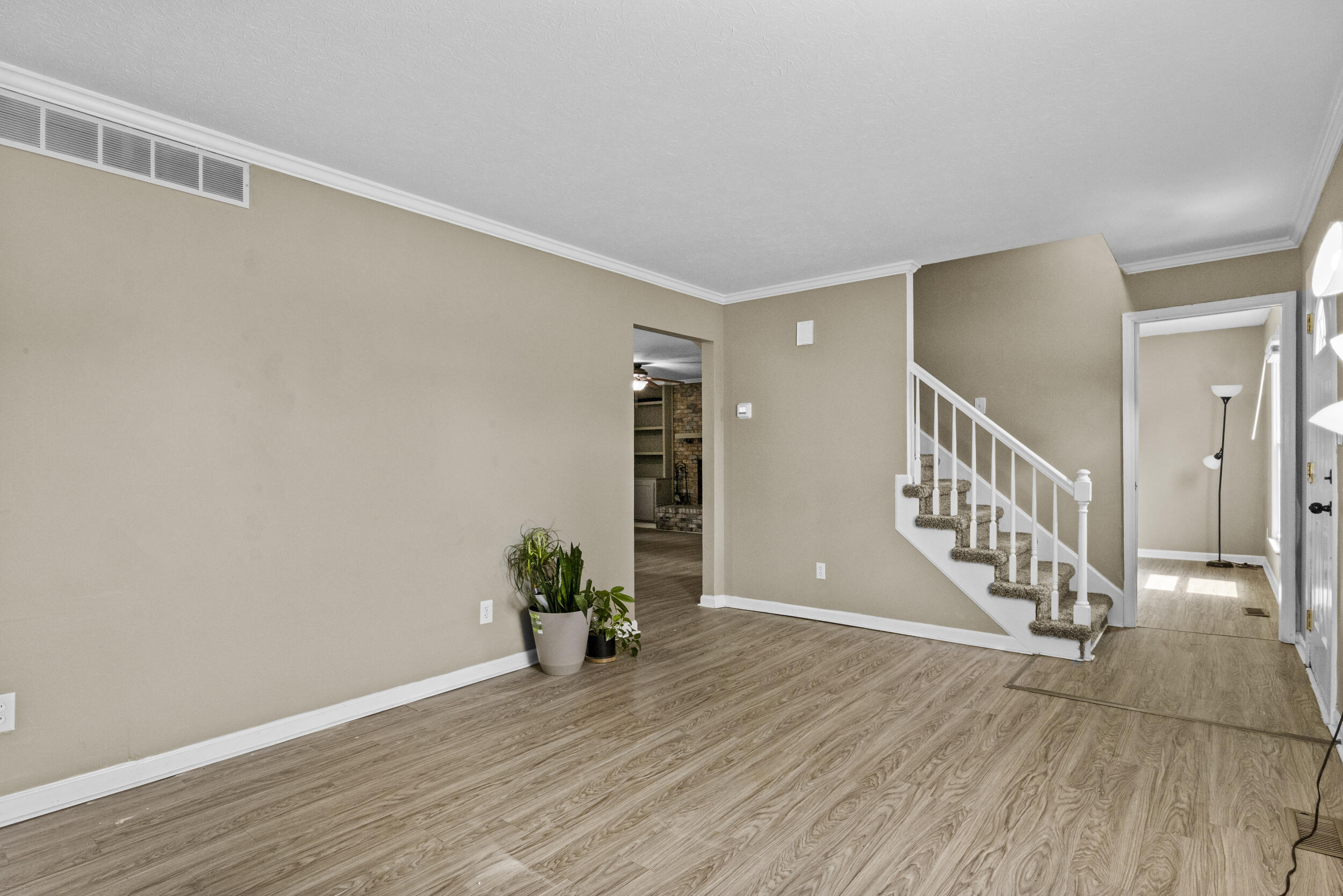 733 Lori Lane Property Photo 5
