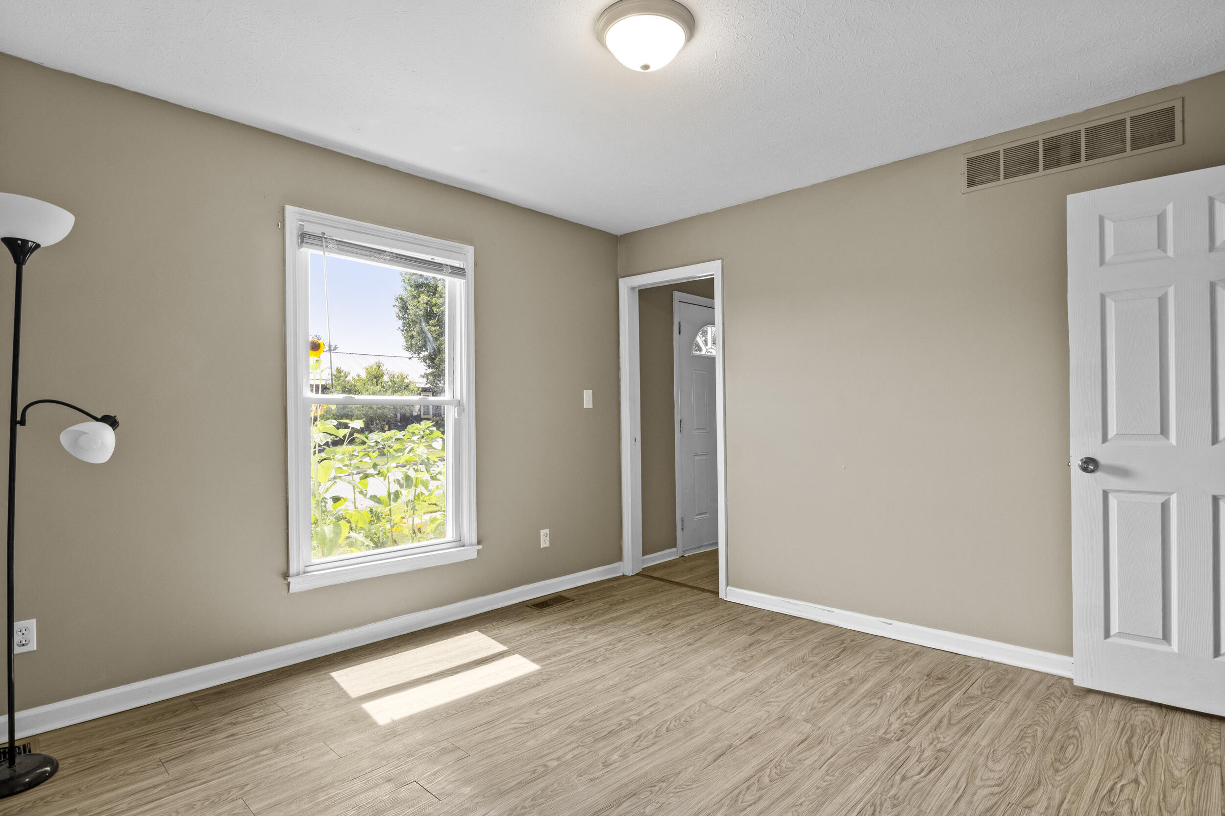 733 Lori Lane Property Photo 7