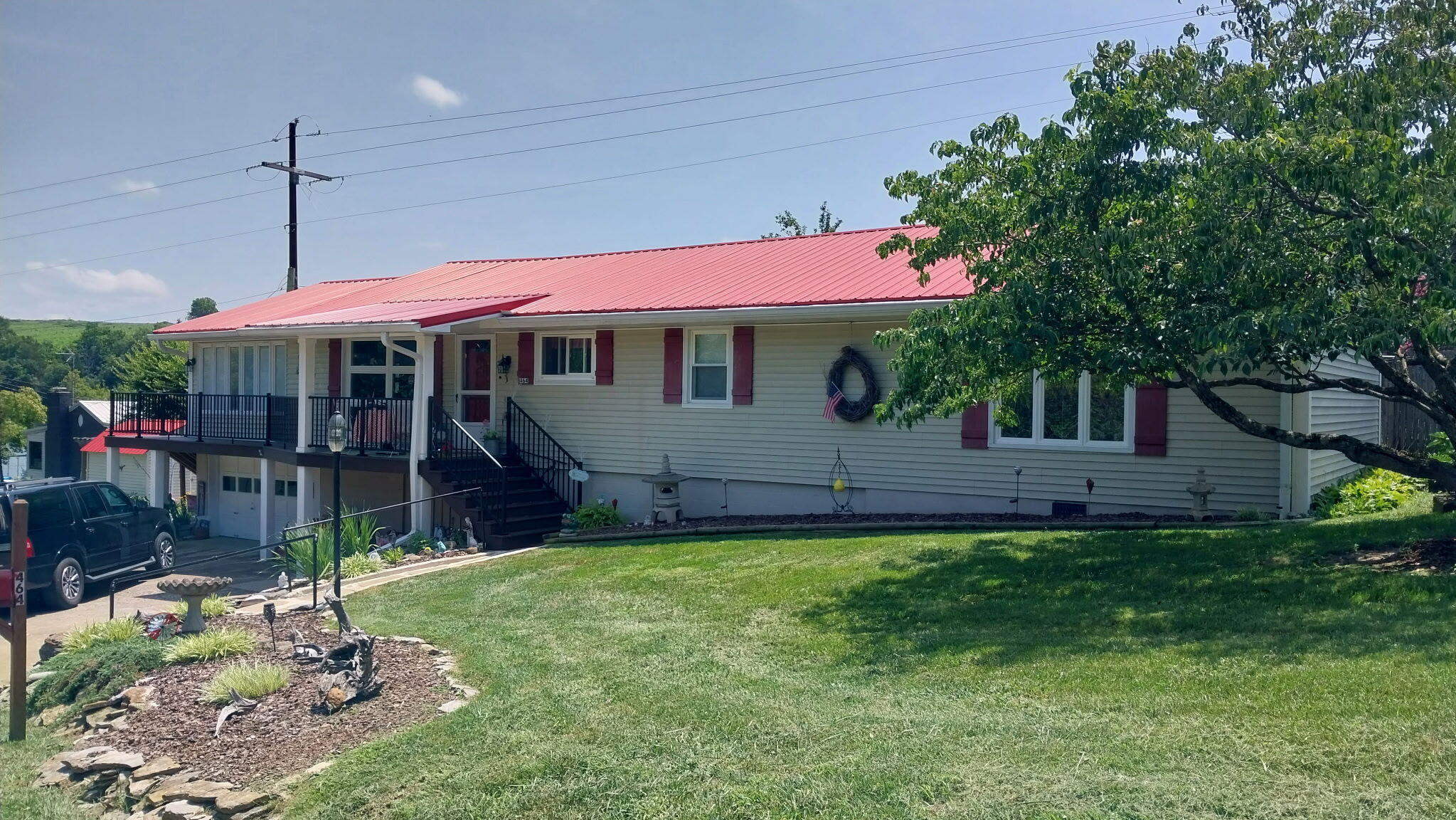464 Sunrise Property Photo 4