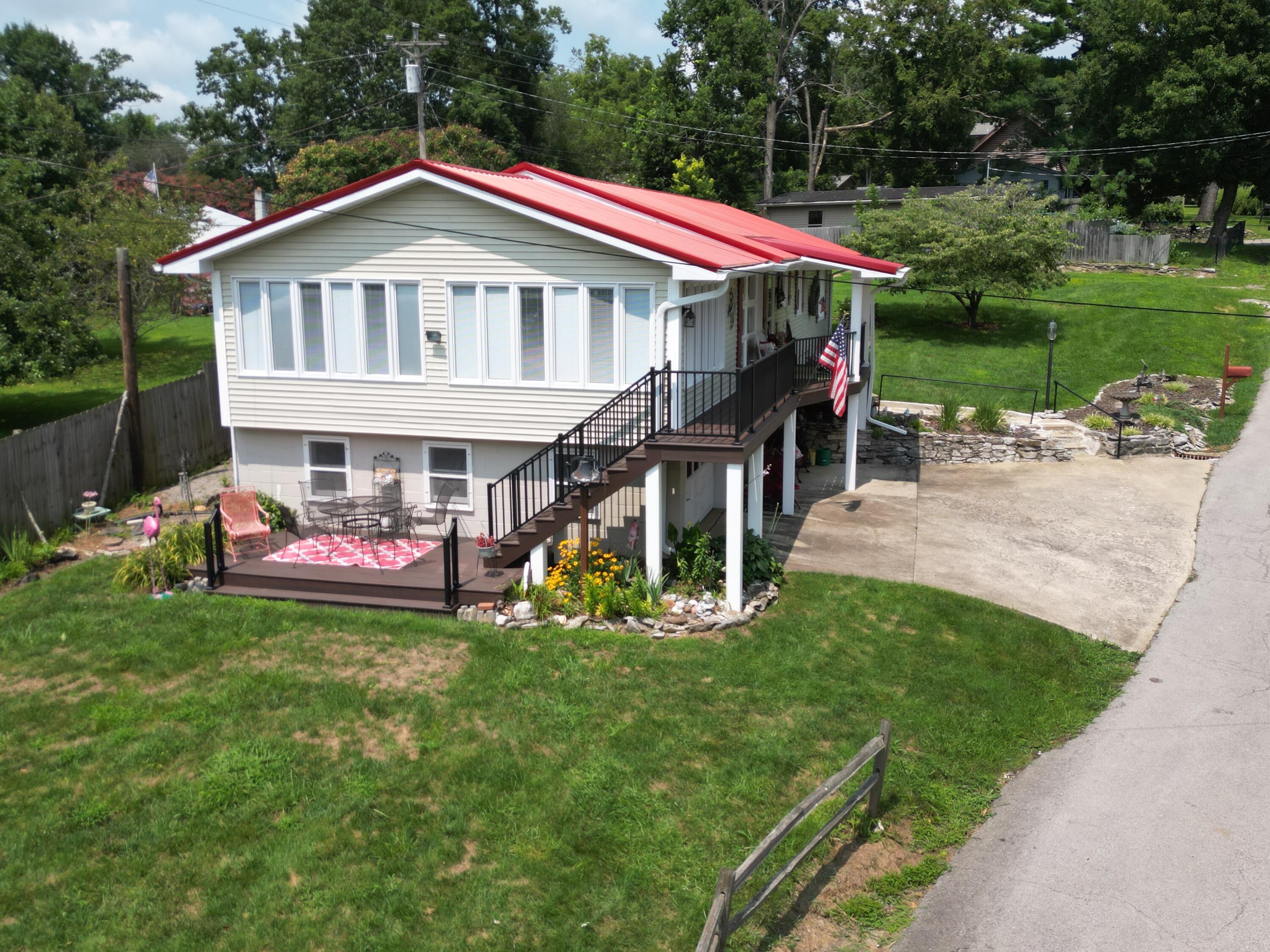 464 Sunrise Property Photo 6