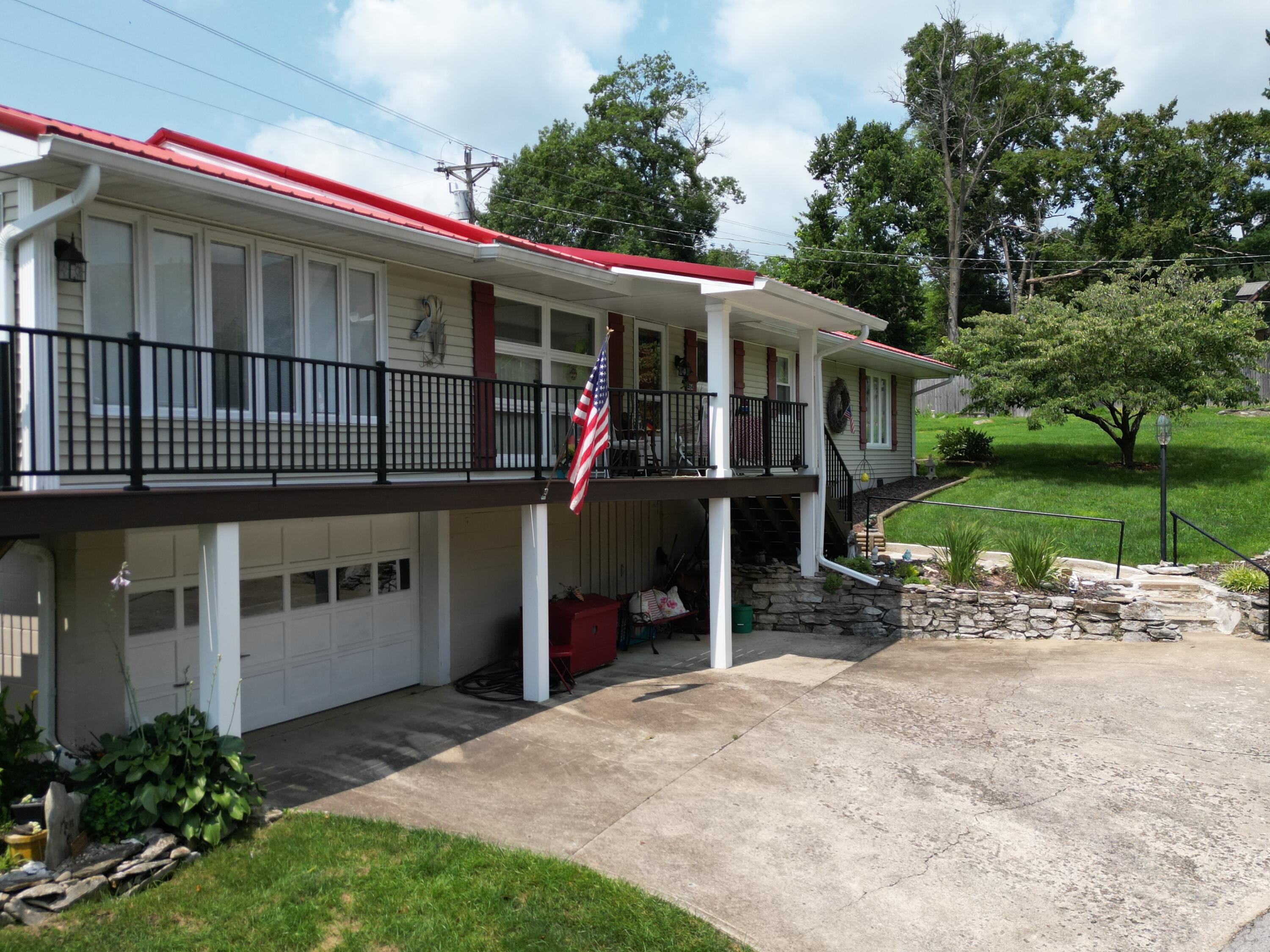 464 Sunrise Property Photo 21