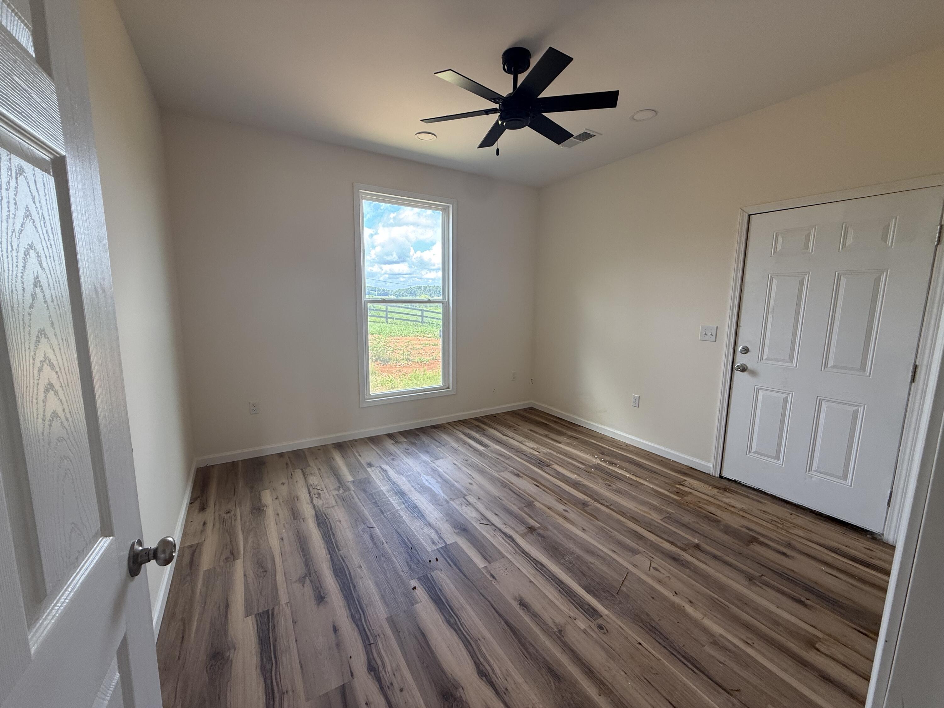 1615 White Road Property Photo 12