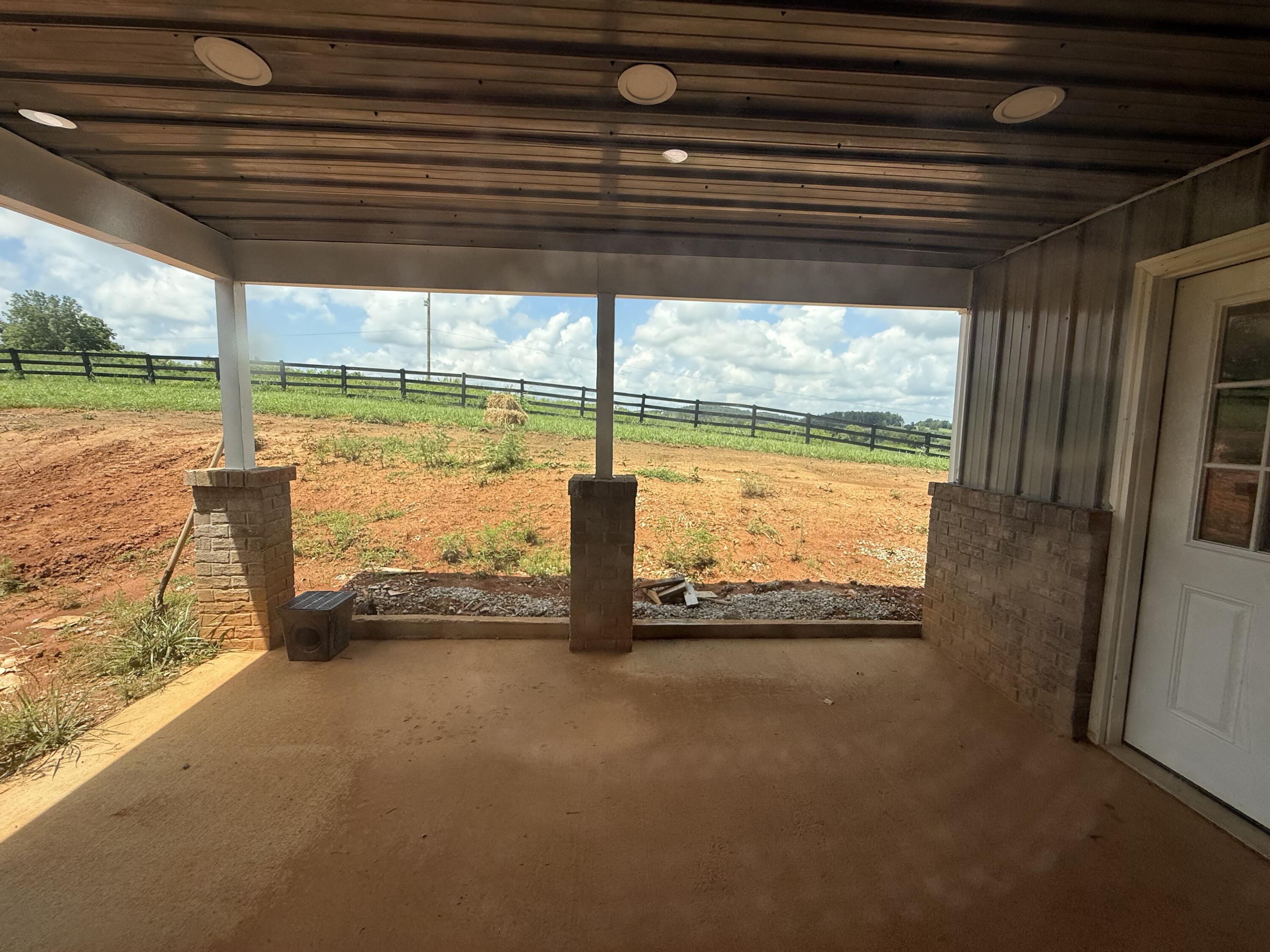 1615 White Road Property Photo 32