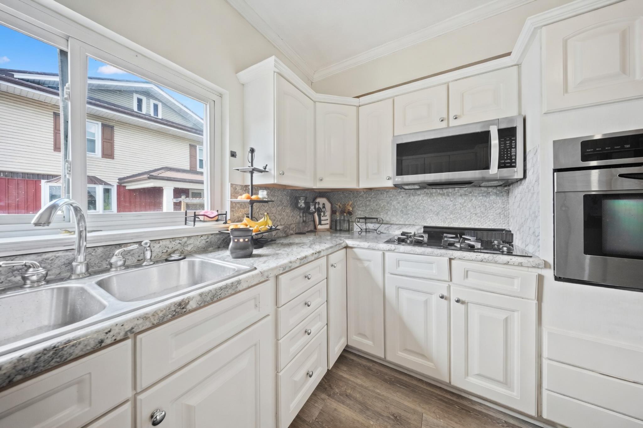 201 Riverside Drive Property Photo 12