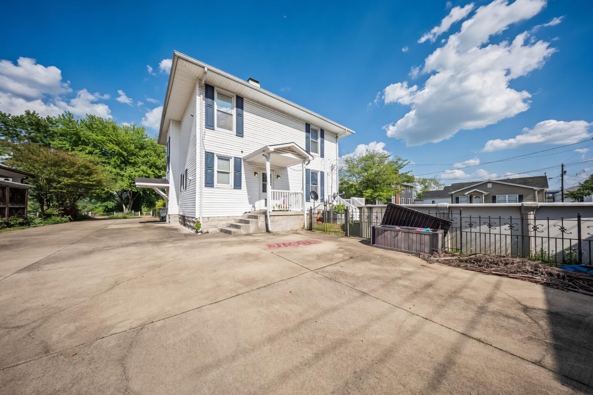 201 Riverside Drive Property Photo 23