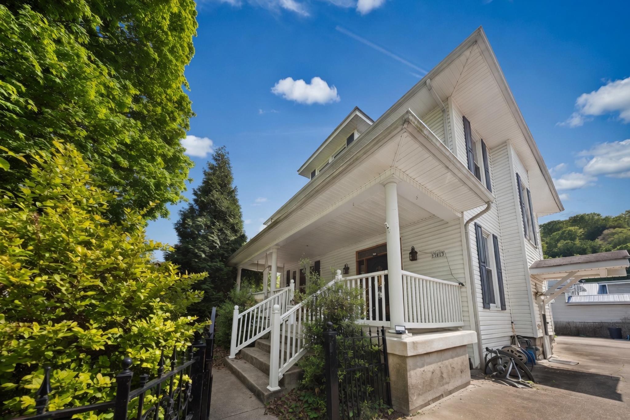 201 Riverside Drive Property Photo 24