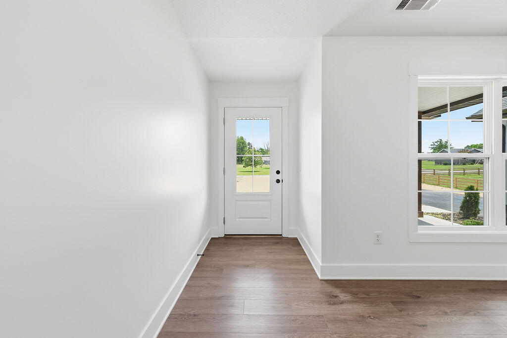 389 Washington Drive Property Photo 6
